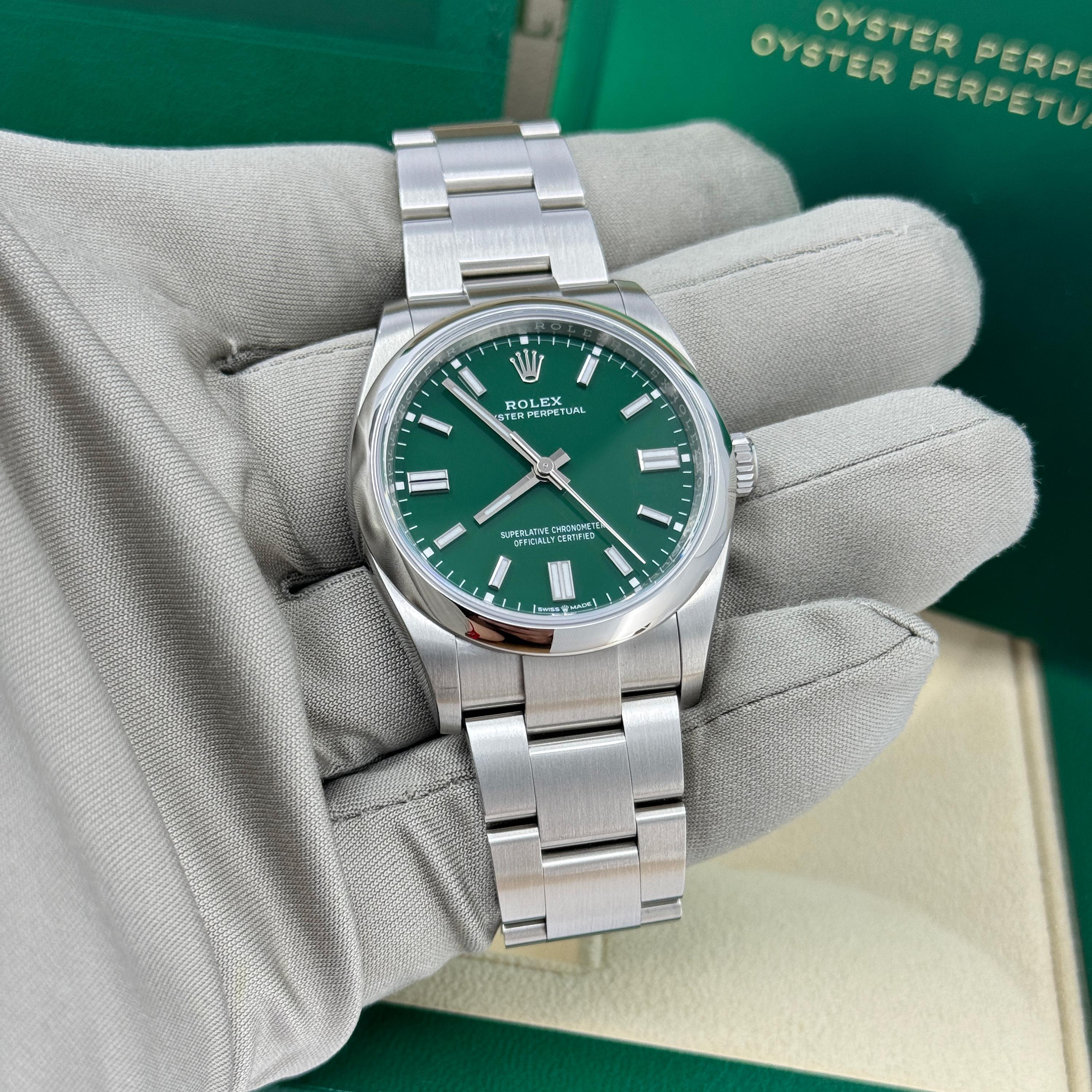 Ungetragene Rolex Oyster Perpetual 36 Reference# 126000, Komplettset, 2025 im Angebot 12