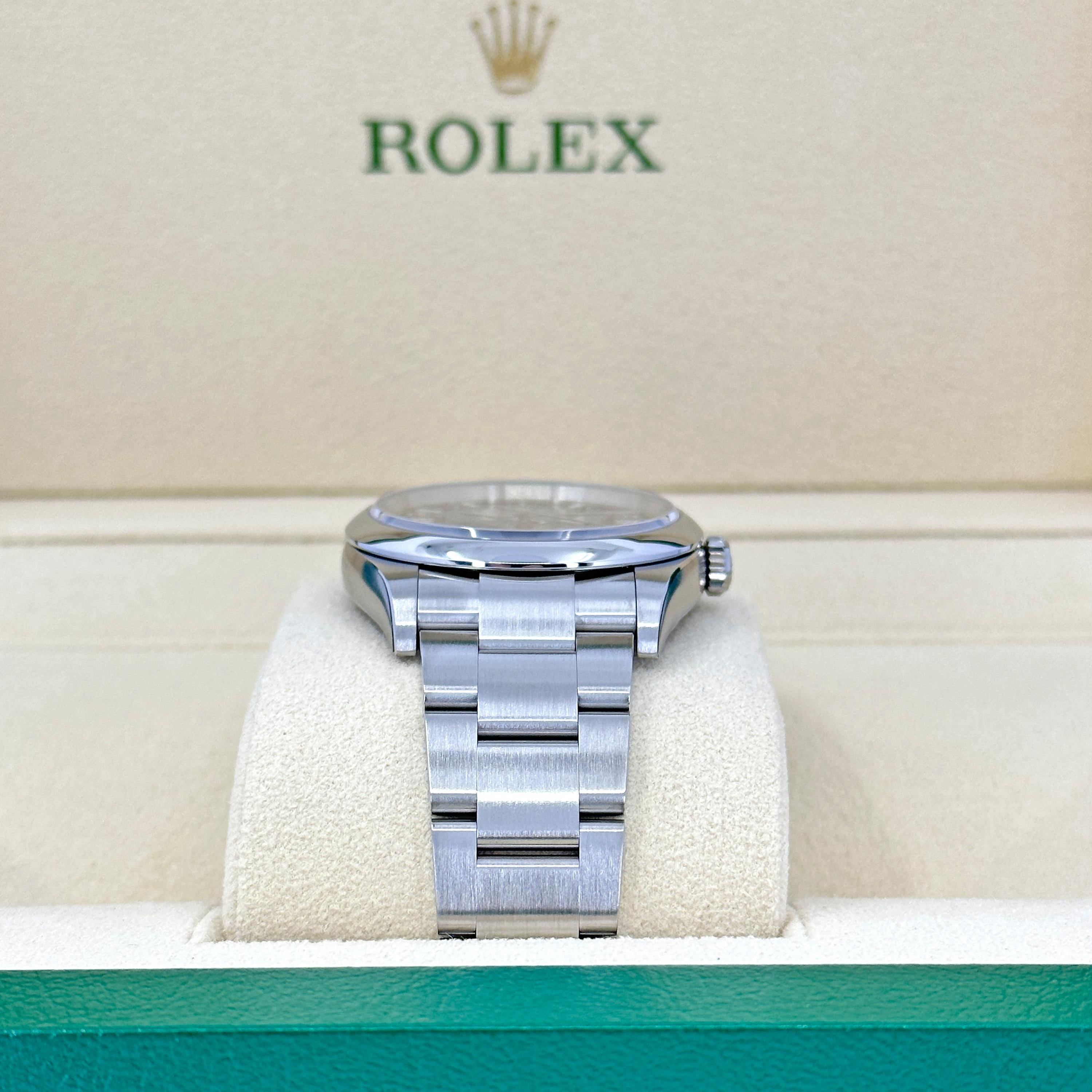Ungetragene Rolex Oyster Perpetual 36 Reference# 126000, Komplettset, 2025 für Damen oder Herren im Angebot