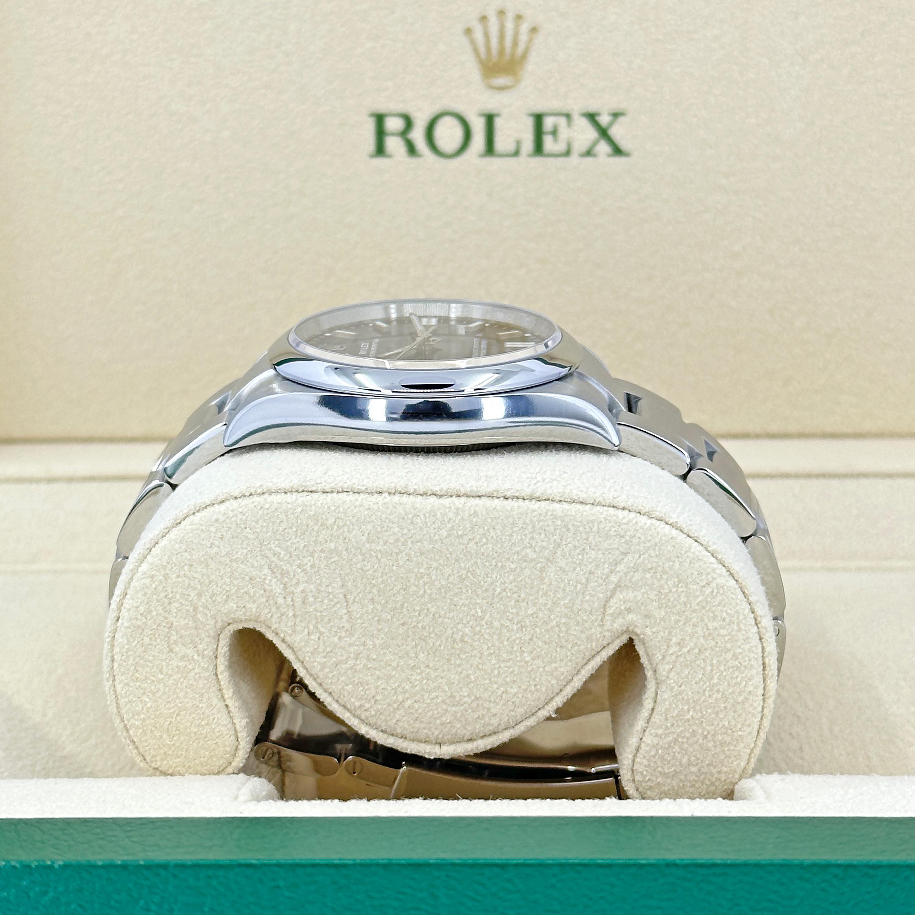 Ungetragene Rolex Oyster Perpetual 36 Reference# 126000, Komplettset, 2025 im Angebot 1