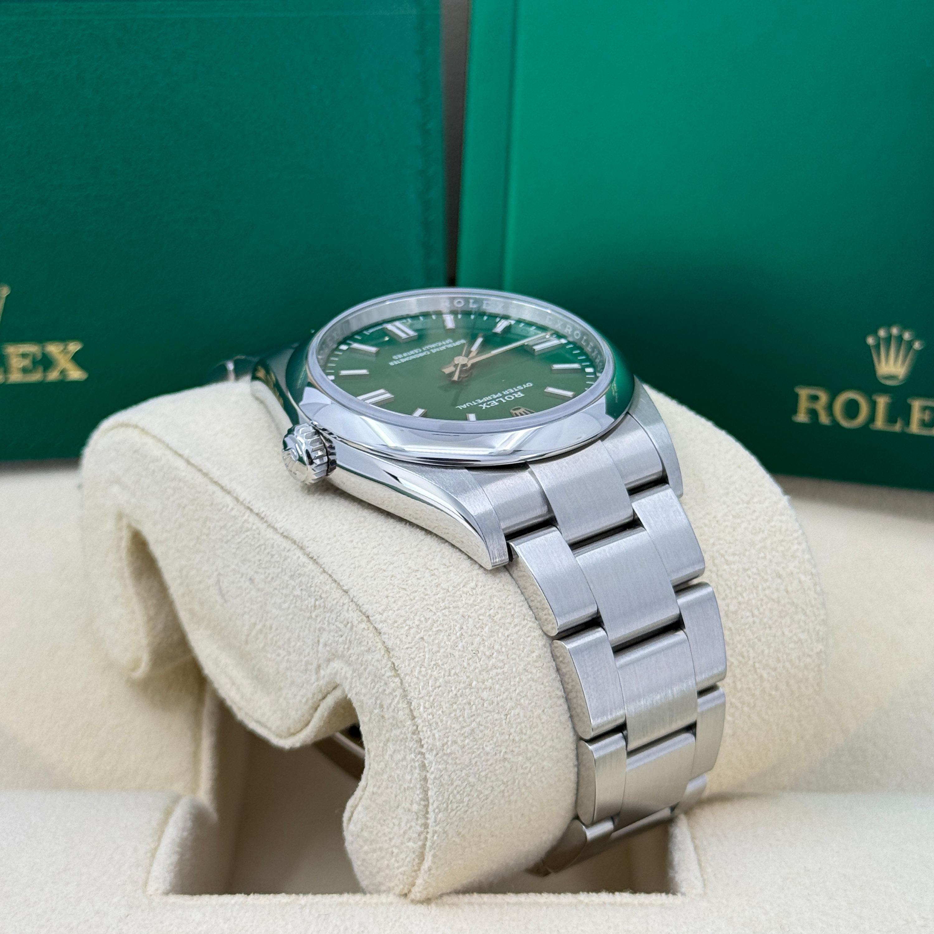 Ungetragene Rolex Oyster Perpetual 36 Reference# 126000, Komplettset, 2025 im Angebot 4