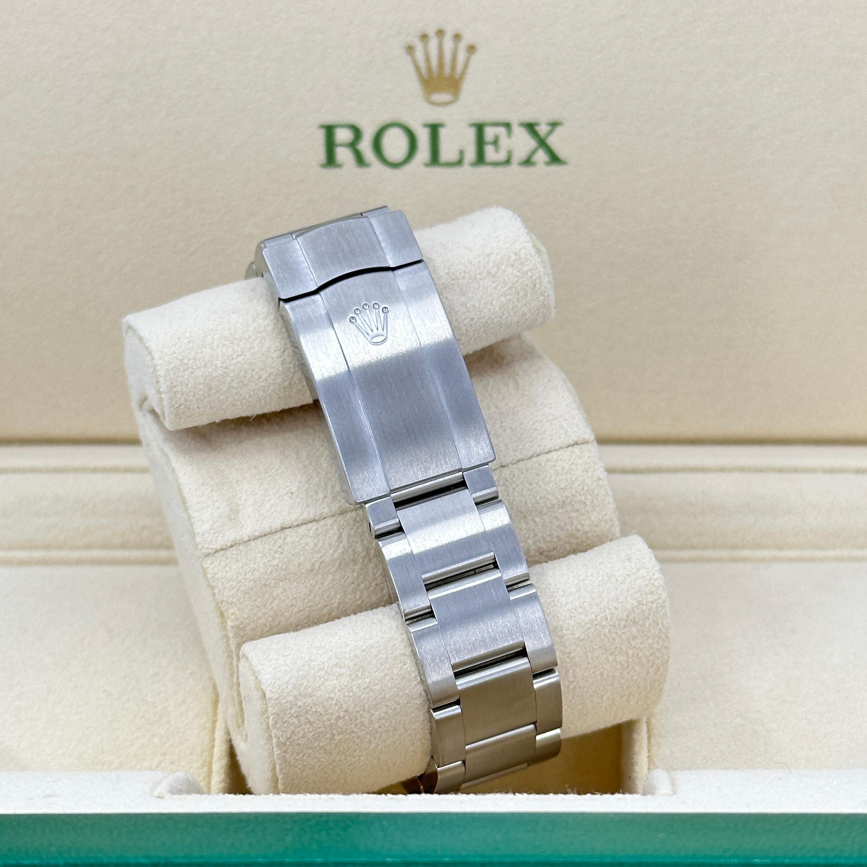 Ungetragene Rolex Oyster Perpetual 36 Reference# 126000, Komplettset, 2025 im Angebot 4