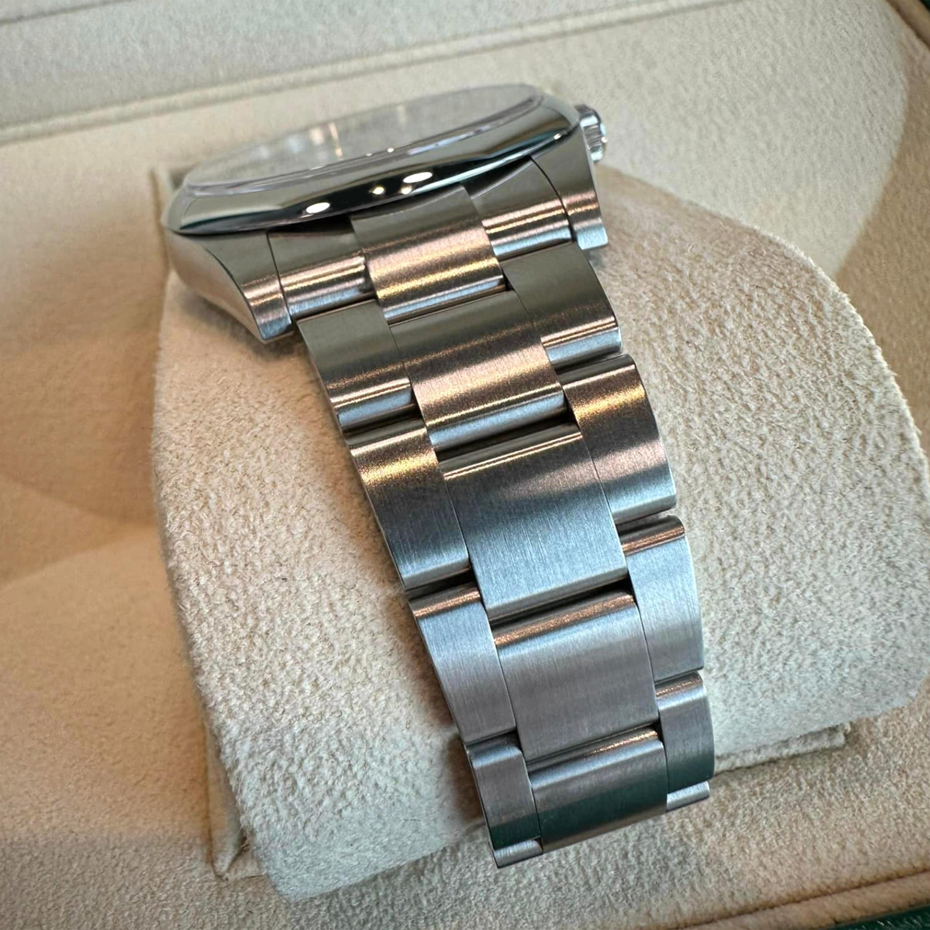 Ungetragene Rolex Oyster Perpetual 41 Reference# 124300, Komplettset, 2025 im Angebot 6