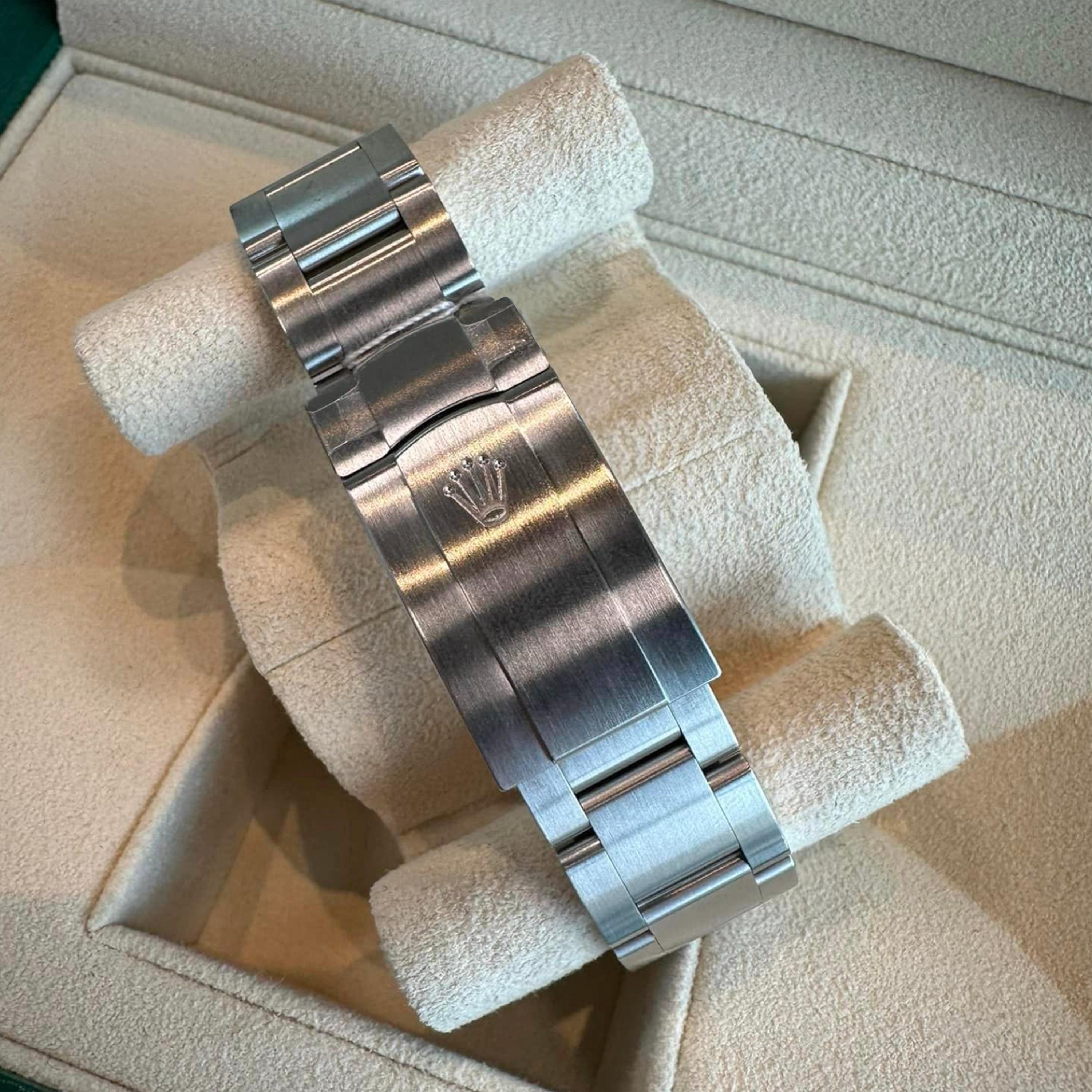 Ungetragene Rolex Oyster Perpetual 41 Reference# 124300, Komplettset, 2025 im Angebot 8