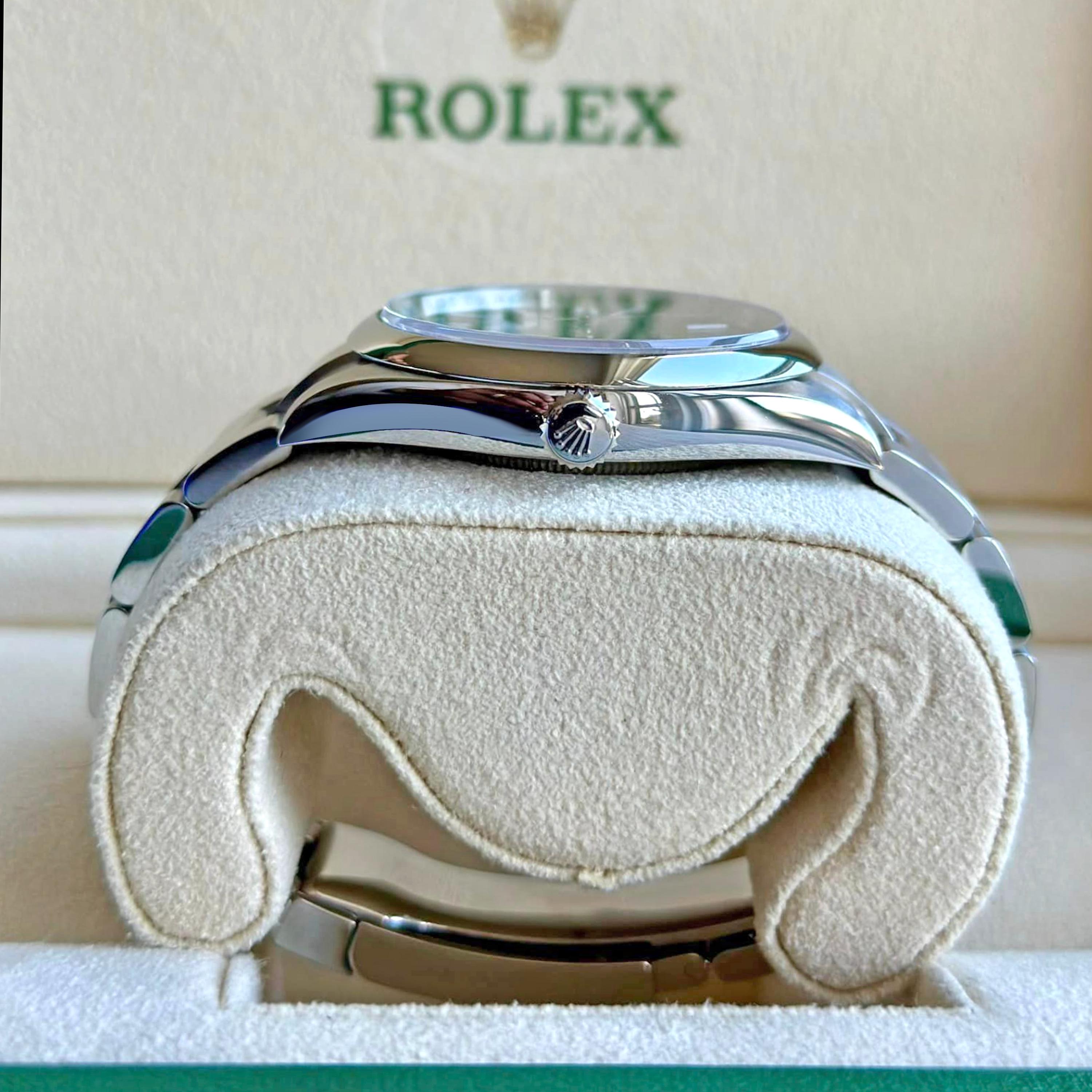 Ungetragene Rolex Oyster Perpetual 41 Reference# 124300, Komplettset, 2025 im Zustand „Neu“ im Angebot in New York, NY