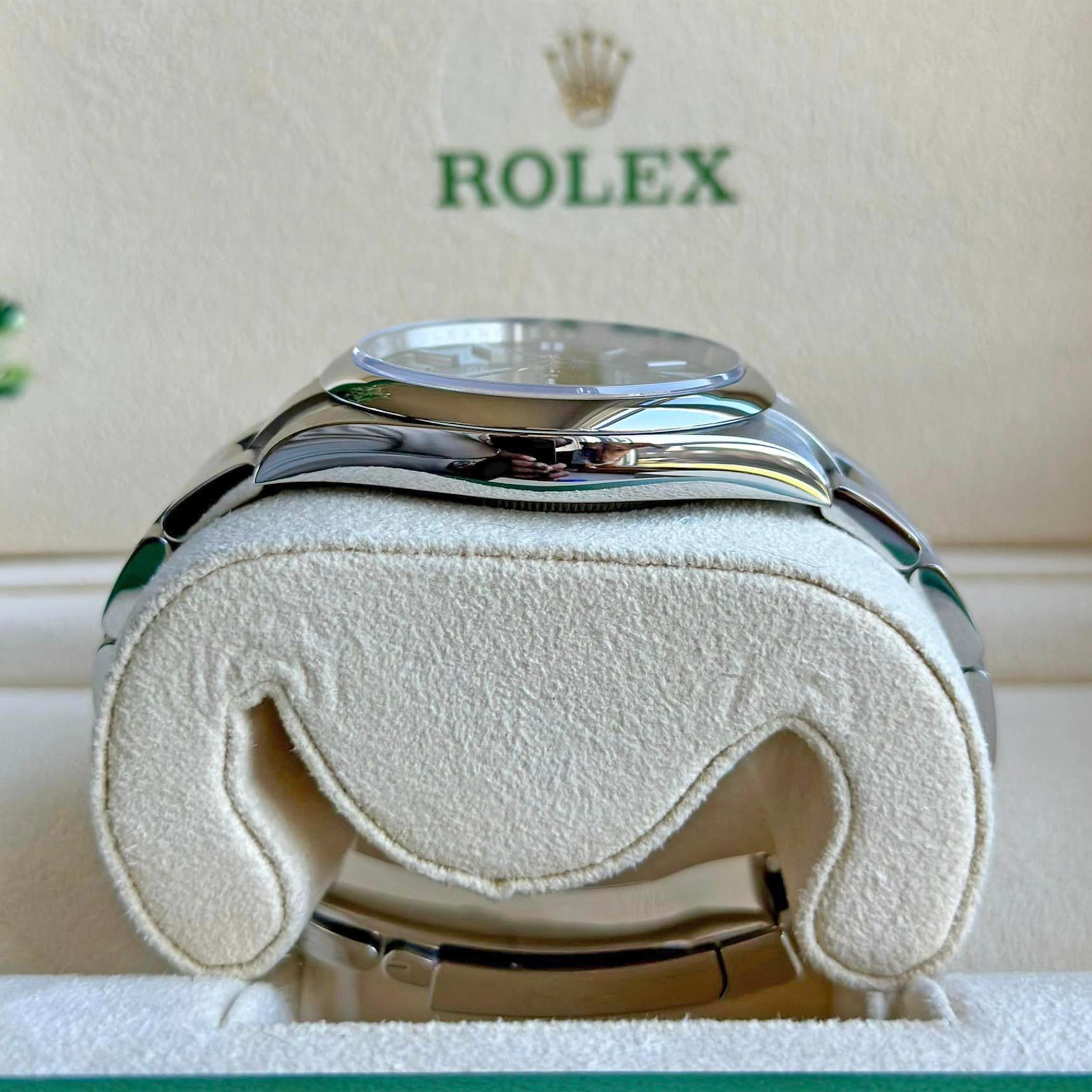 Ungetragene Rolex Oyster Perpetual 41 Reference# 124300, Komplettset, 2025 für Damen oder Herren im Angebot