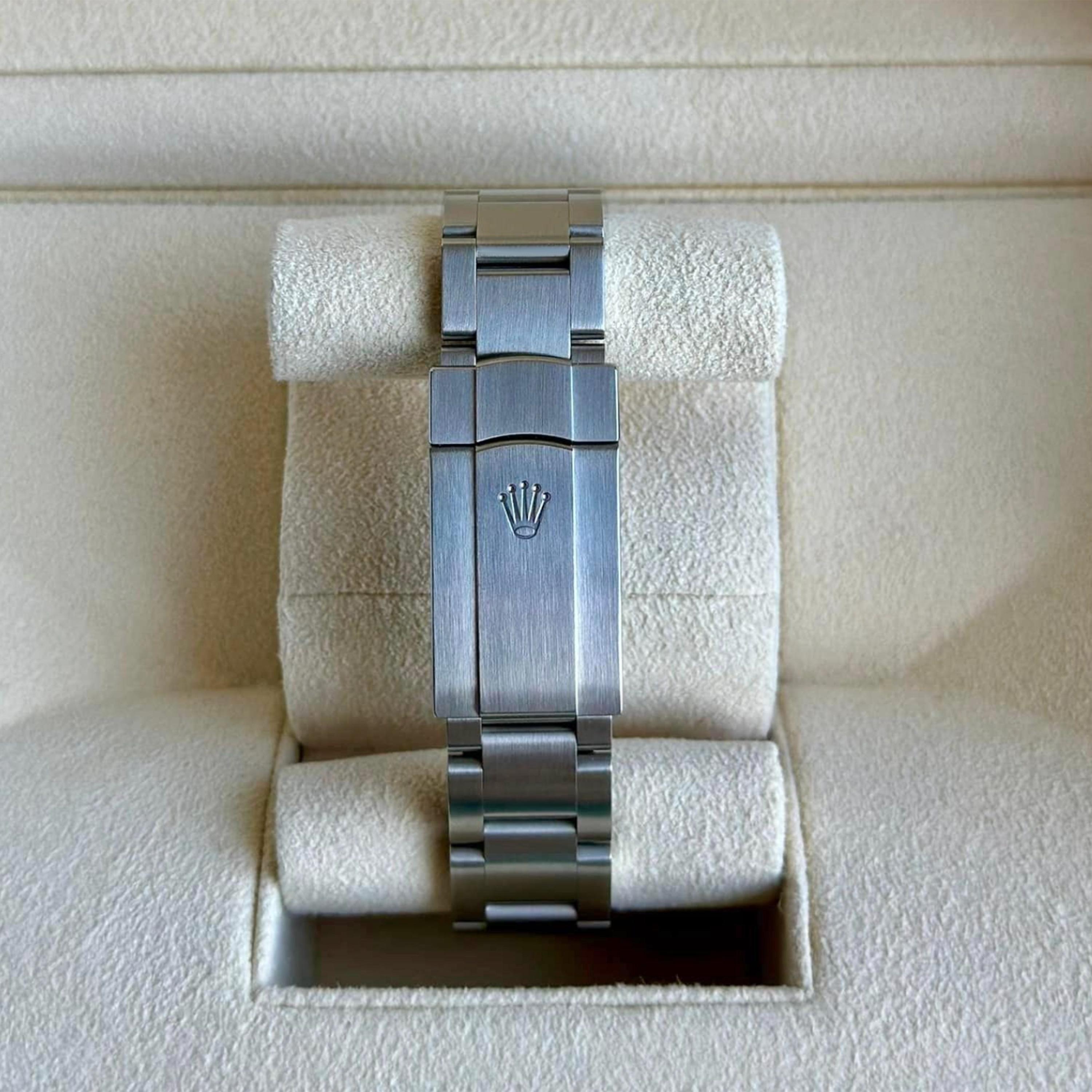 Ungetragene Rolex Oyster Perpetual 41 Reference# 124300, Komplettset, 2025 im Angebot 1