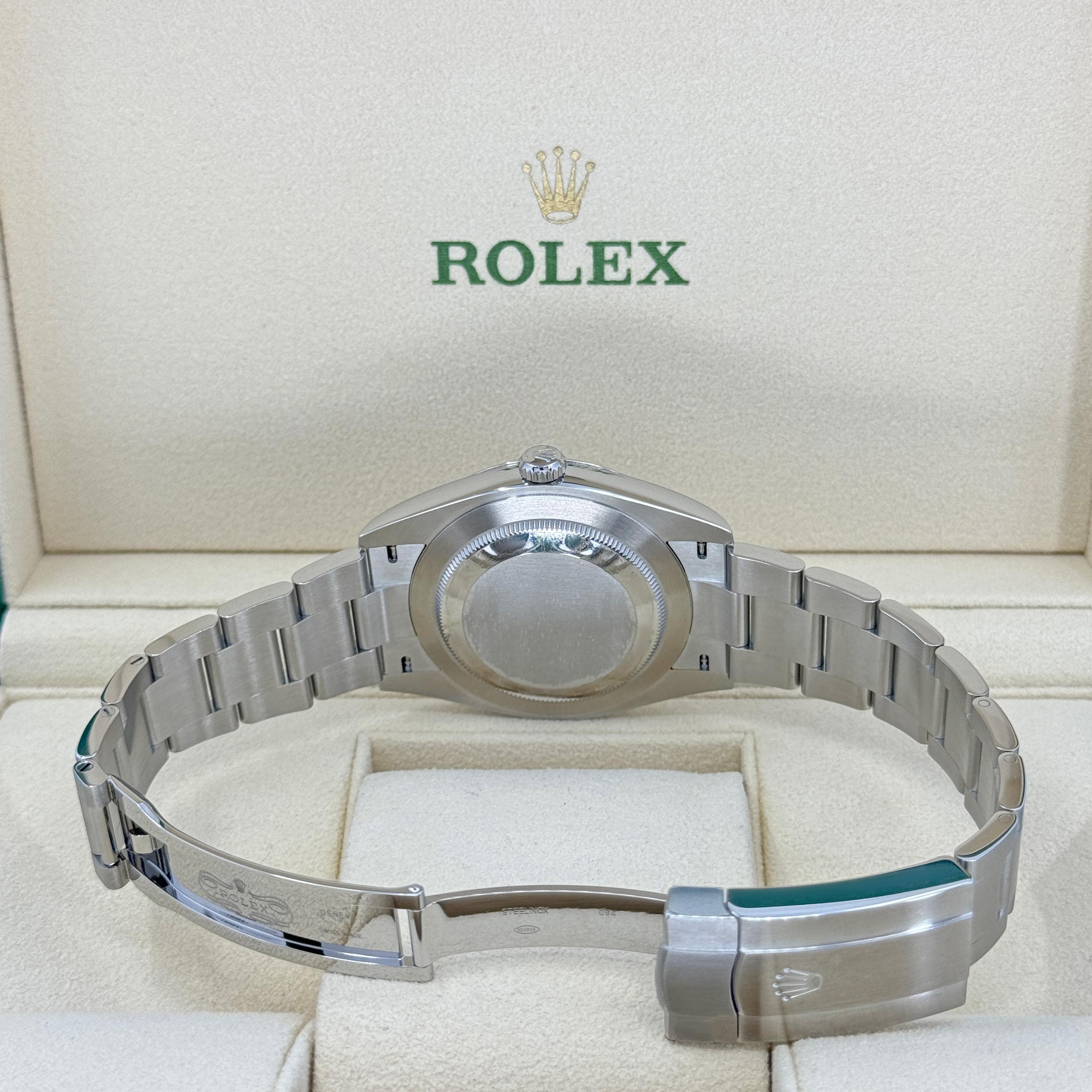 Sin usar Rolex Oyster Perpetual Sin Fecha Referencia# 124300, Juego completo, 2025 en venta 8