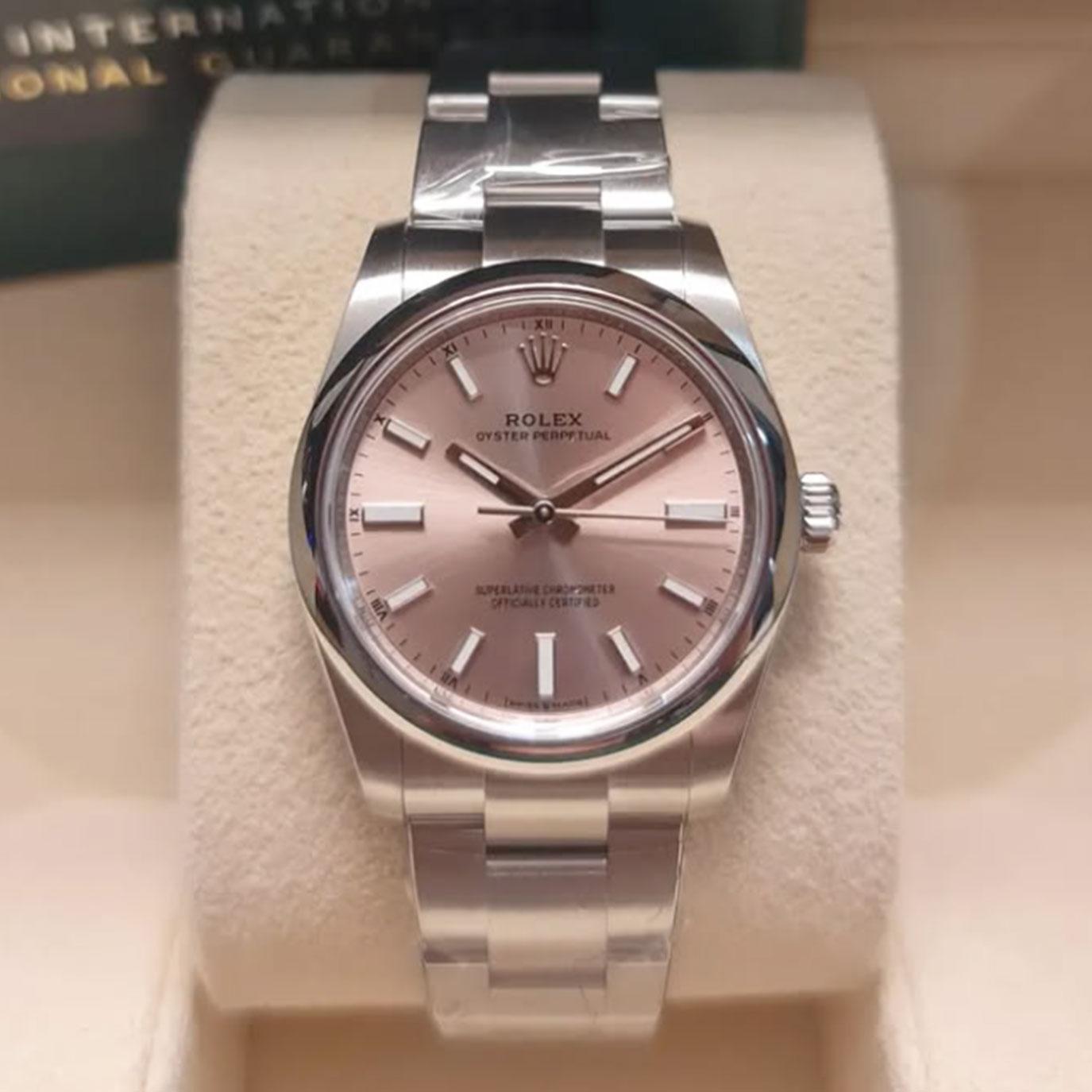 Rolex Oyster Perpetual Riferimento# 124200, Set completo, 2025 In condizioni Nuovo in vendita a New York, NY
