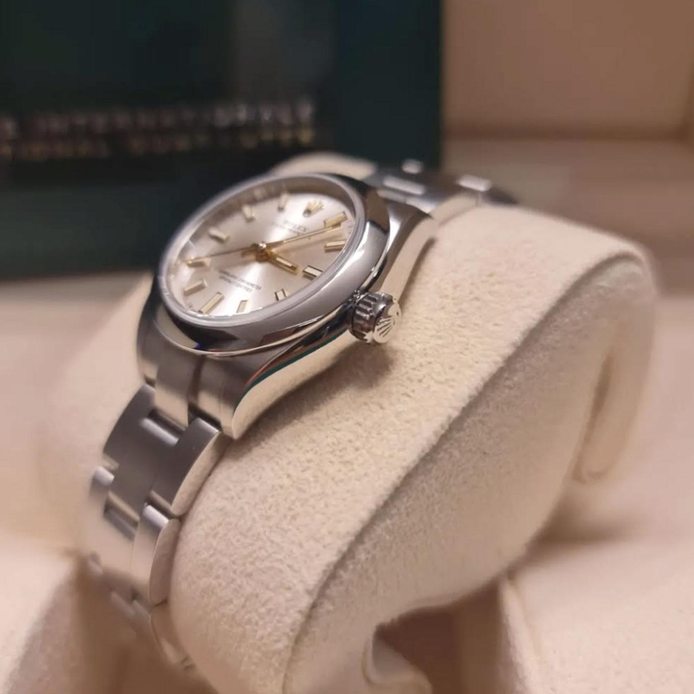 Rolex Oyster Perpetual Reference# 276200, Jeu complet, 2025 Neuf - En vente à New York, NY