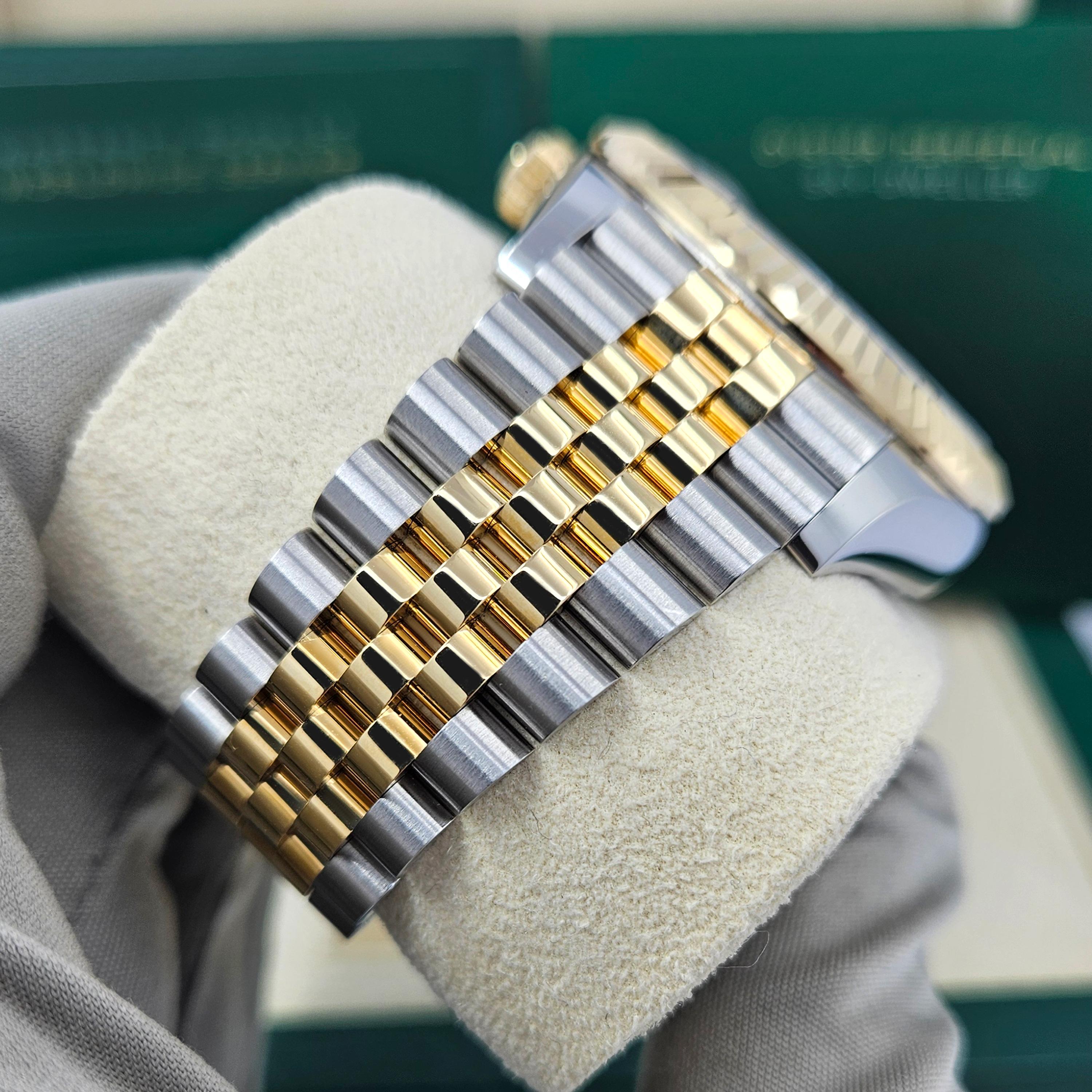 Ungetragene Rolex Sky-Dweller Referenznummer 336933, Komplettset, 2025 im Angebot 7