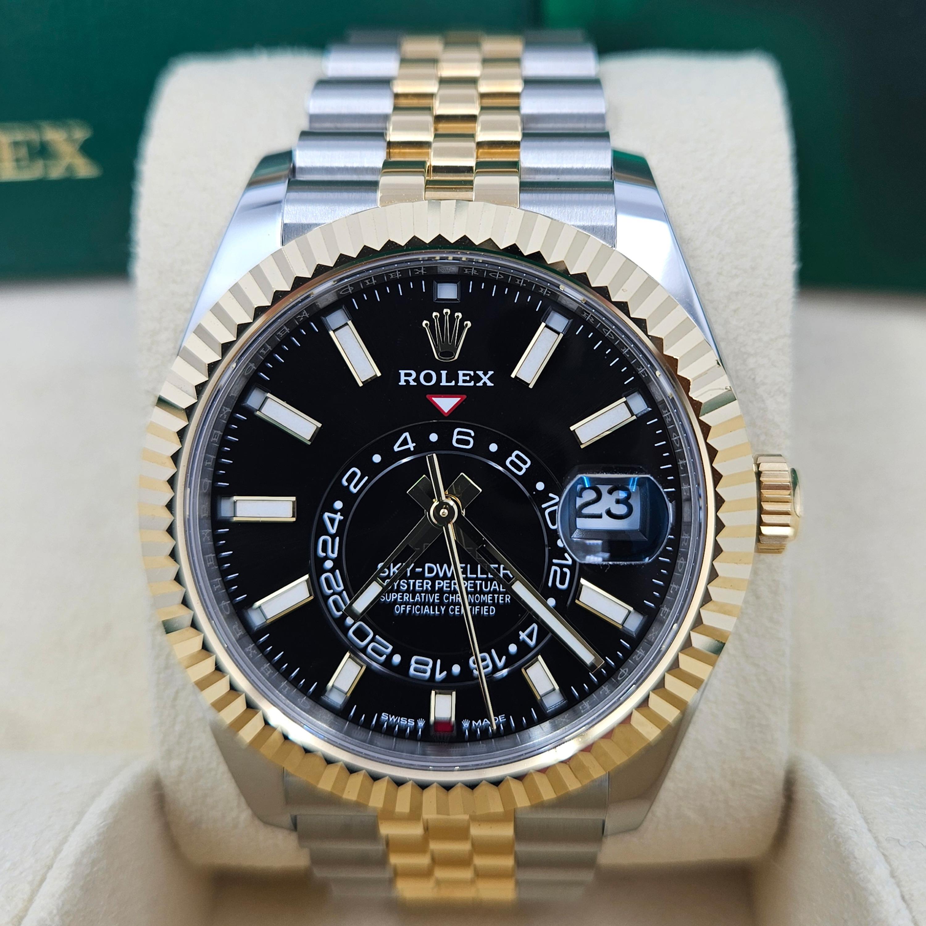 olex Sky-Dweller 336933-0004 - Gelbe Rolesor Mastery mit leuchtend schwarzem Zifferblatt und Jubiläumsarmband

Die Rolex Sky-Dweller 336933-0004 ist eine beeindruckende Verschmelzung von technischer Innovation und zeitlosem Design, ideal für