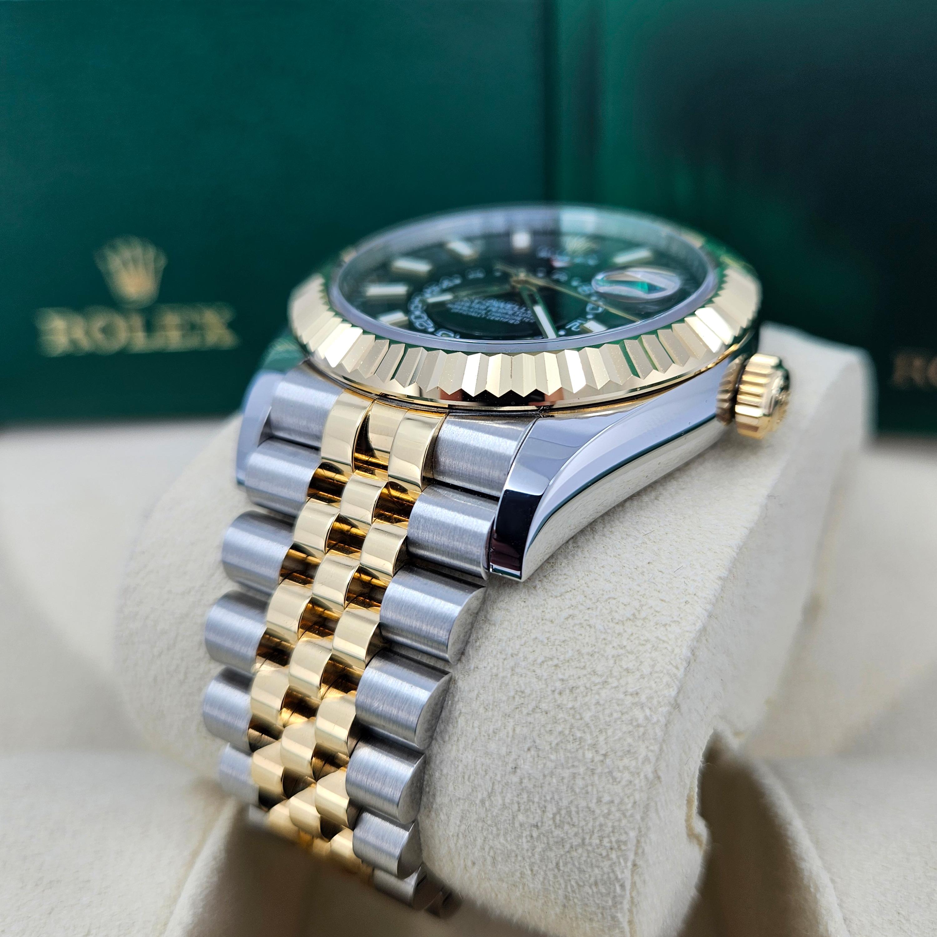 Ungetragene Rolex Sky-Dweller Referenznummer 336933, Komplettset, 2025 für Damen oder Herren im Angebot
