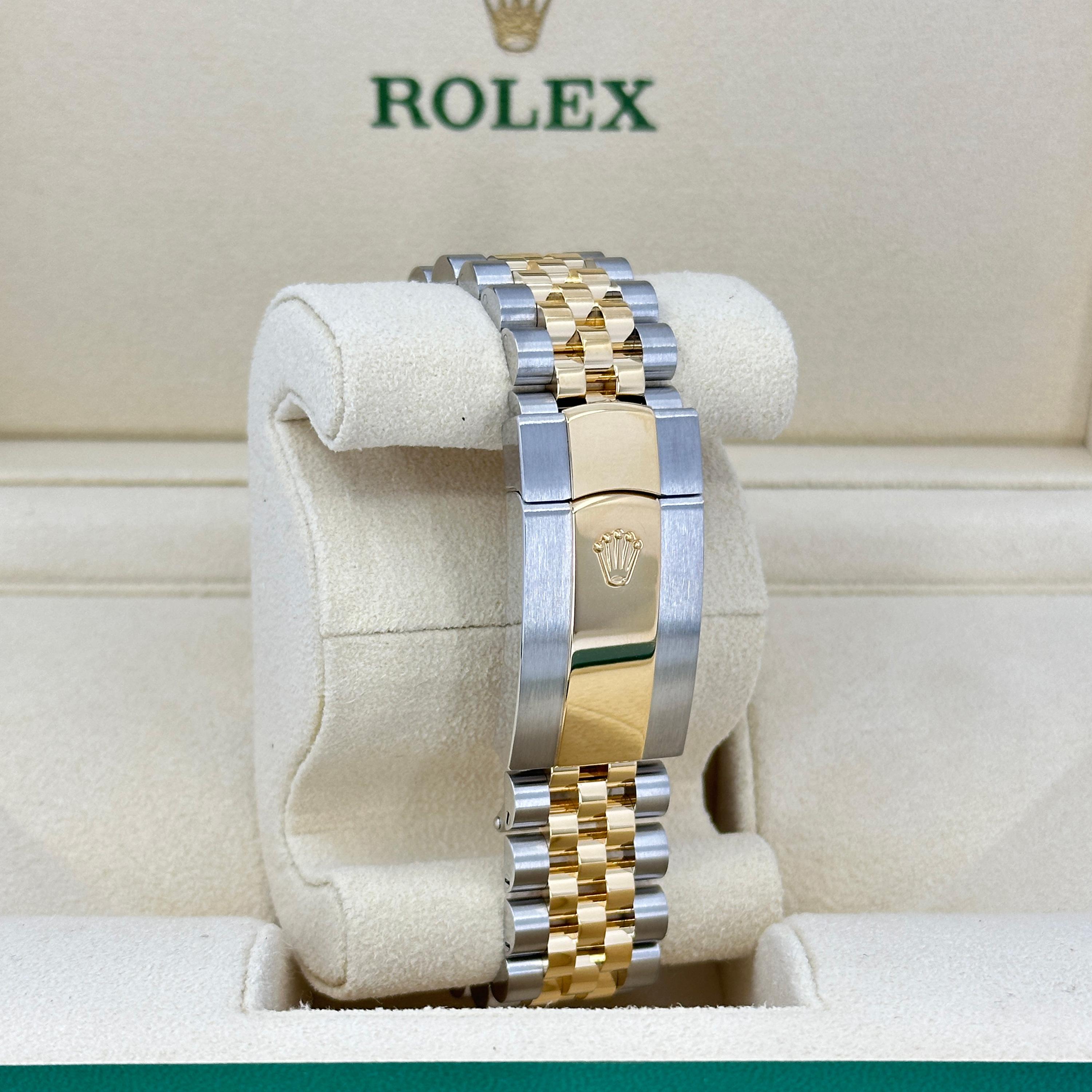 Ungetragene Rolex Sky-Dweller Referenznummer 336933, Komplettset, 2025 im Angebot 4