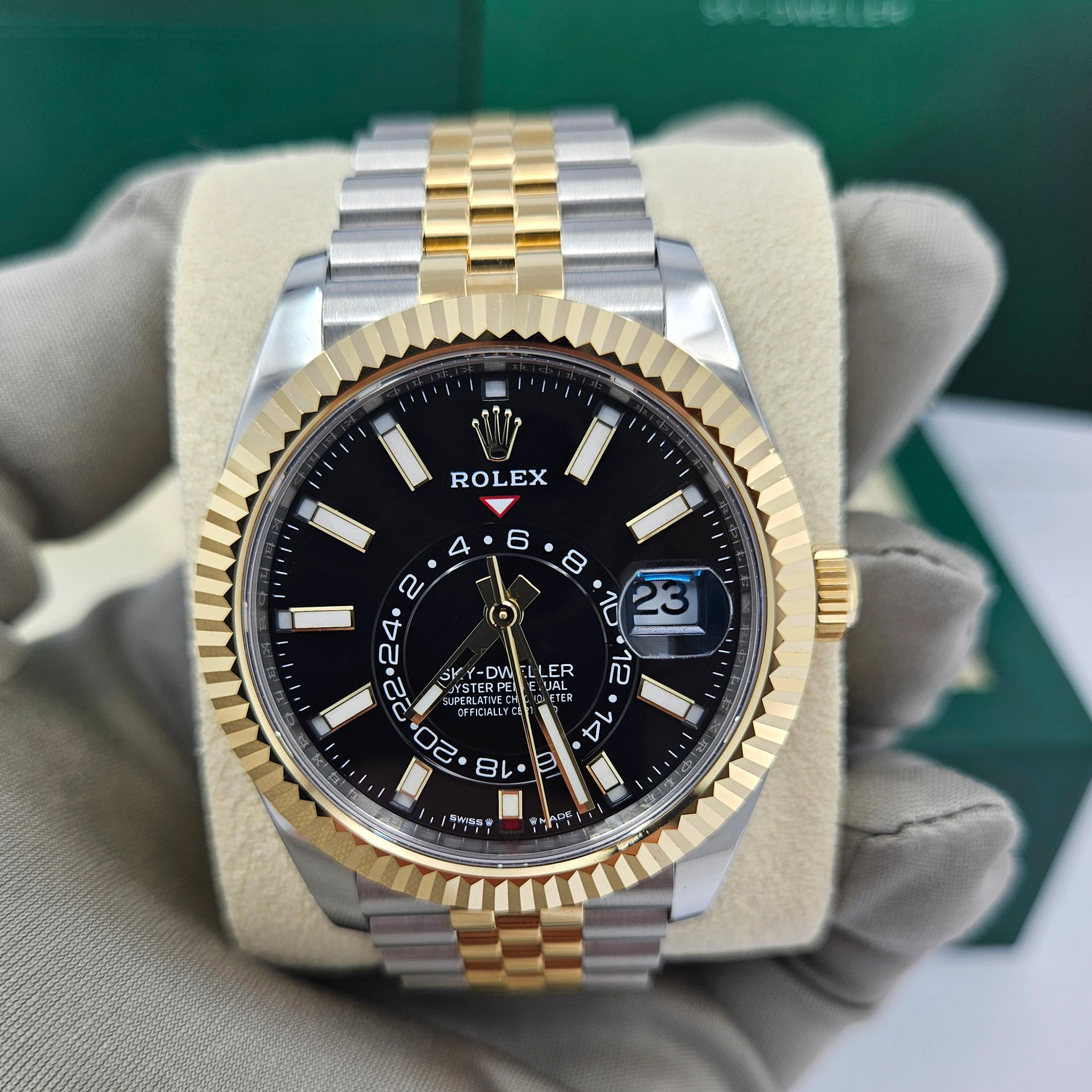 Ungetragene Rolex Sky-Dweller Referenznummer 336933, Komplettset, 2025 im Angebot 5