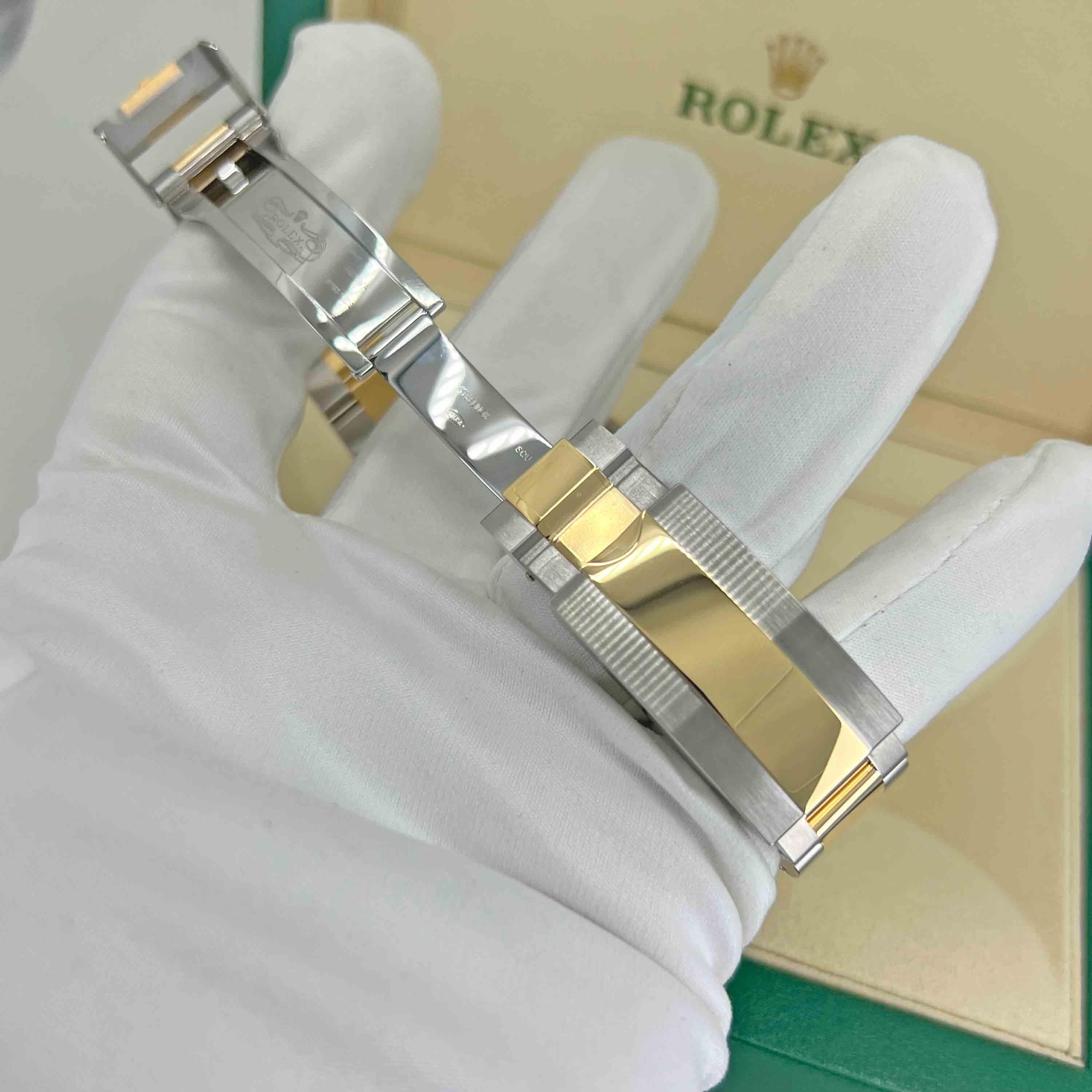 Unworn Rolex Submariner Date Bluesy Reference# 126613LB, Complete set, 2025 For Sale 12
