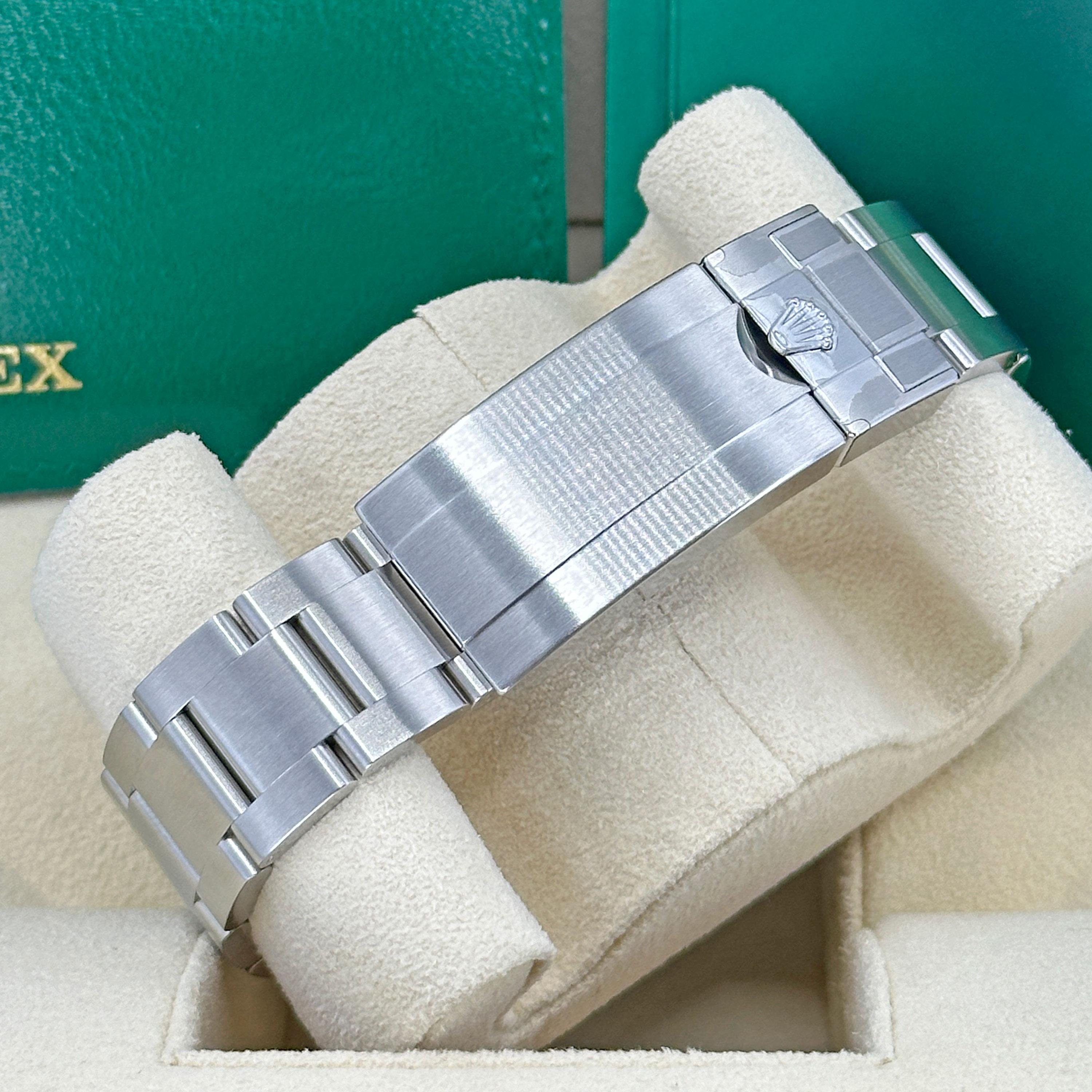 Unworn Rolex Submariner Date Starbucks Reference# 126610lv, Complete set, 2025 For Sale 5