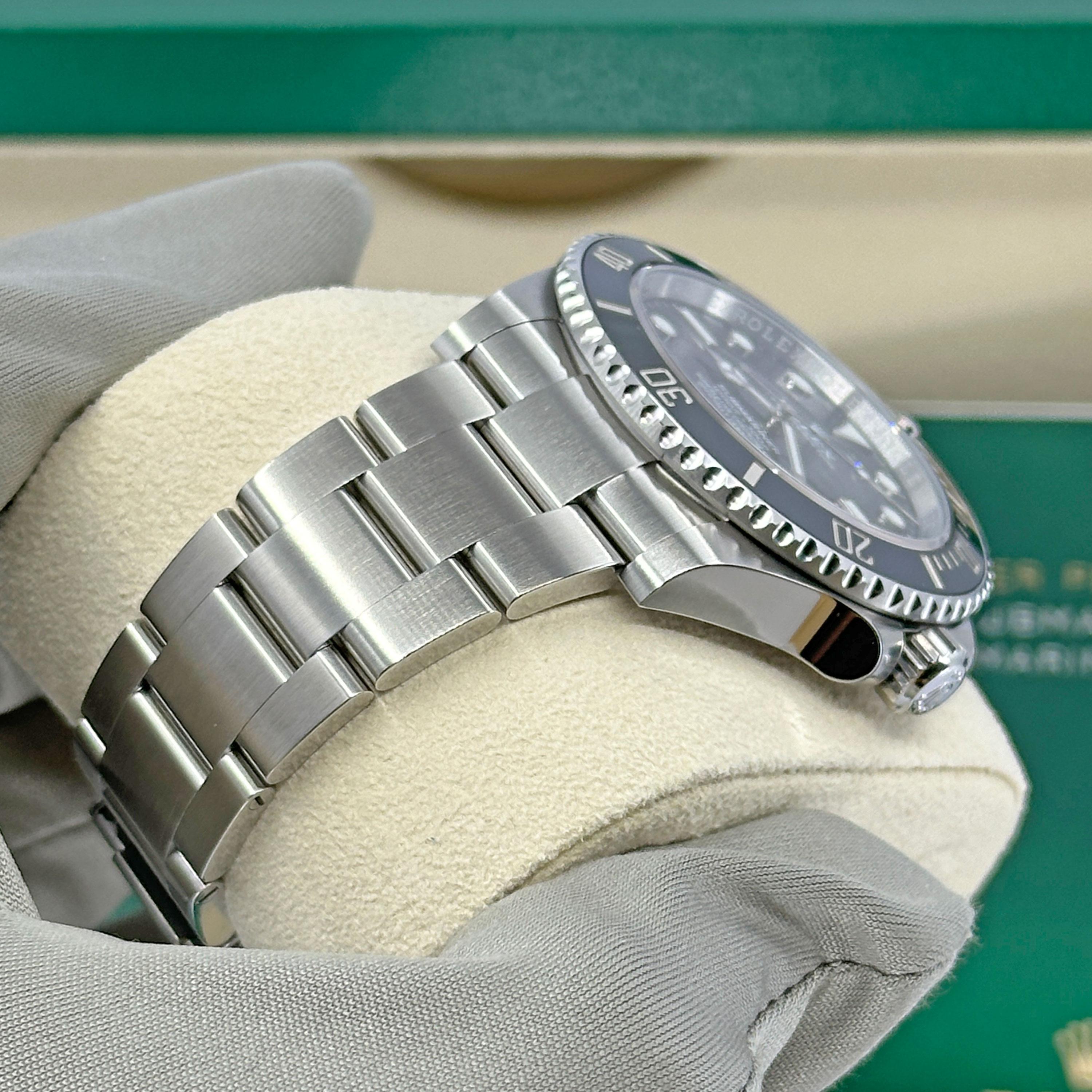 Rolex Submariner Reference# 124060, Jeu complet, 2025 en vente 8