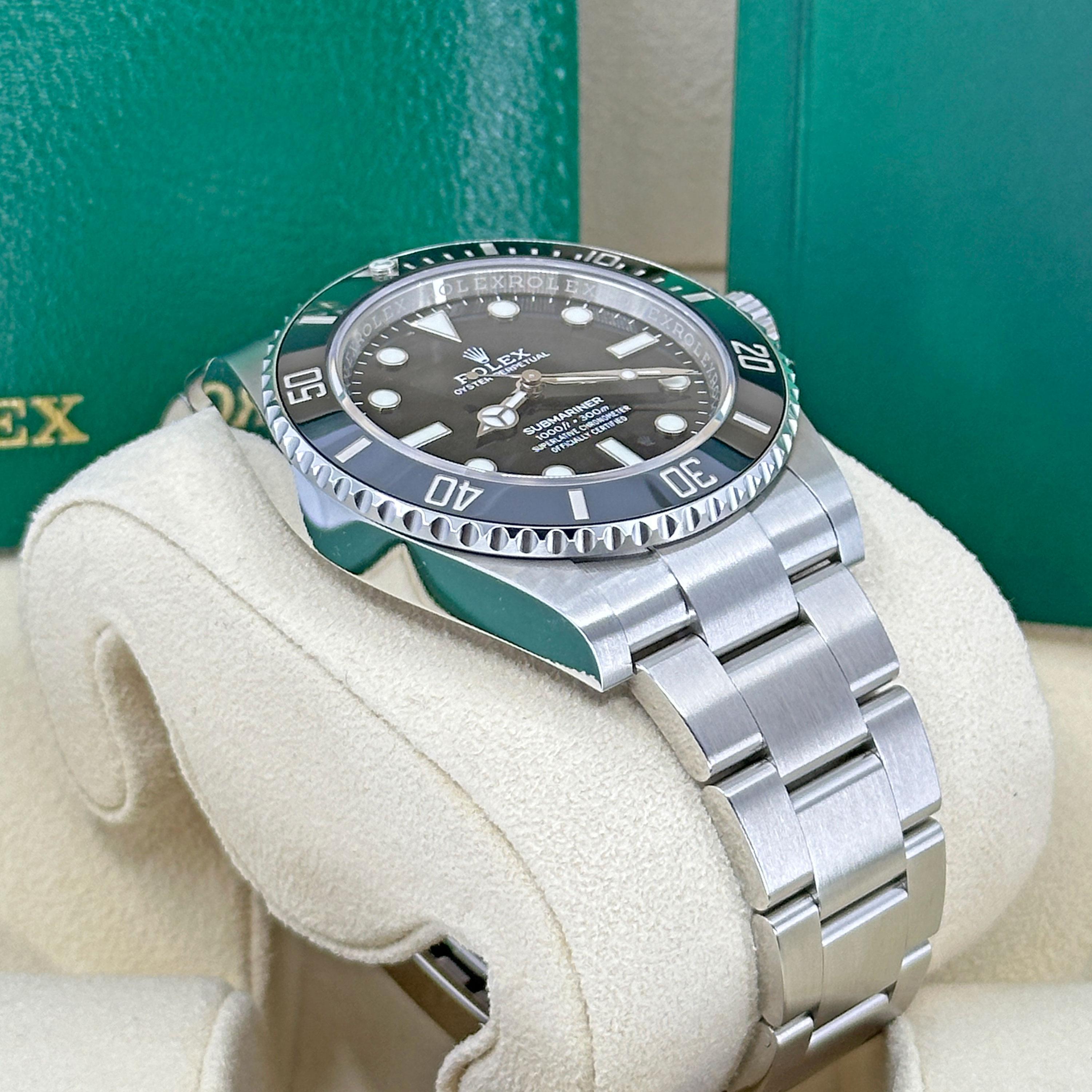 Rolex Submariner Reference# 124060, Jeu complet, 2025 Unisexe en vente