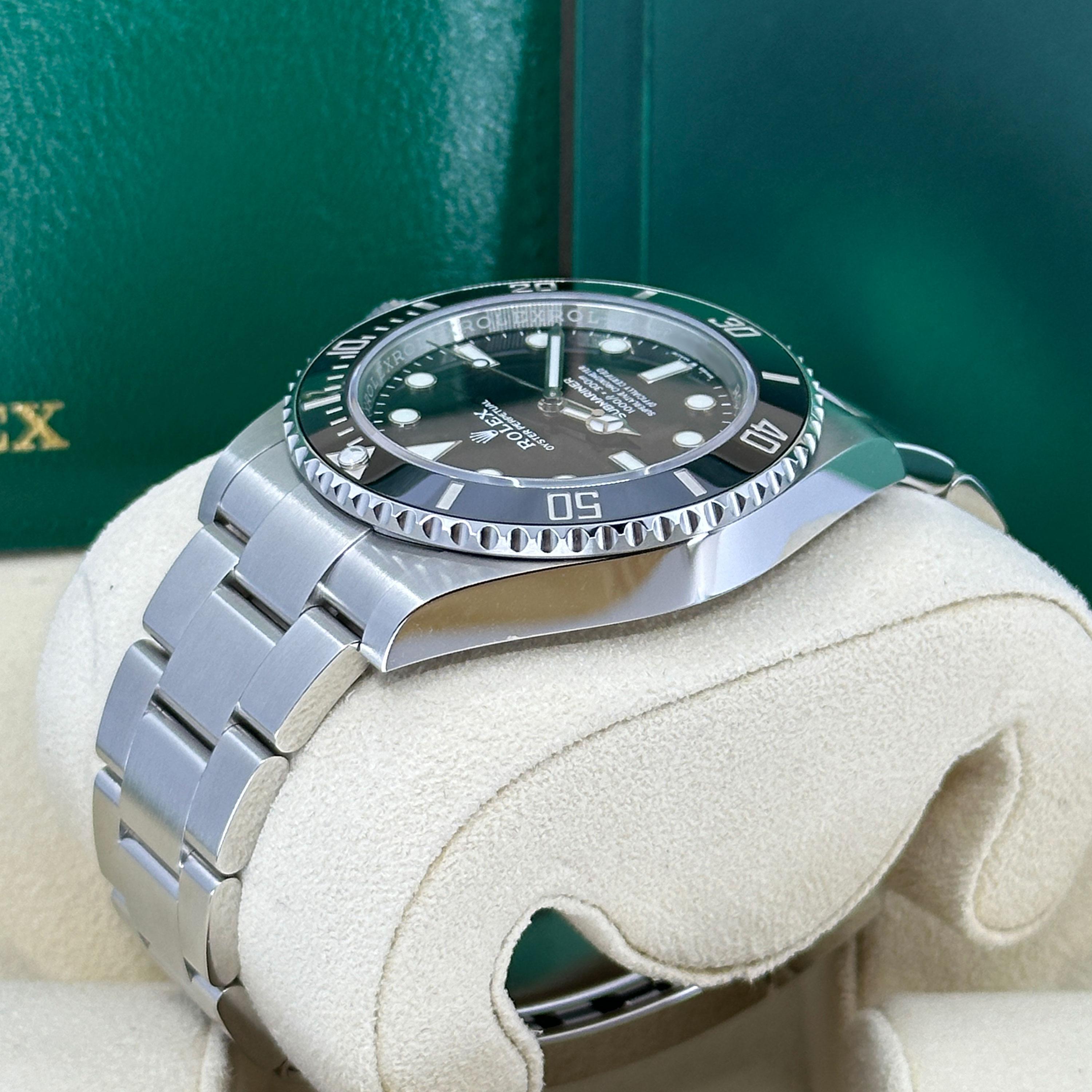 Rolex Submariner Reference# 124060, Jeu complet, 2025 en vente 3