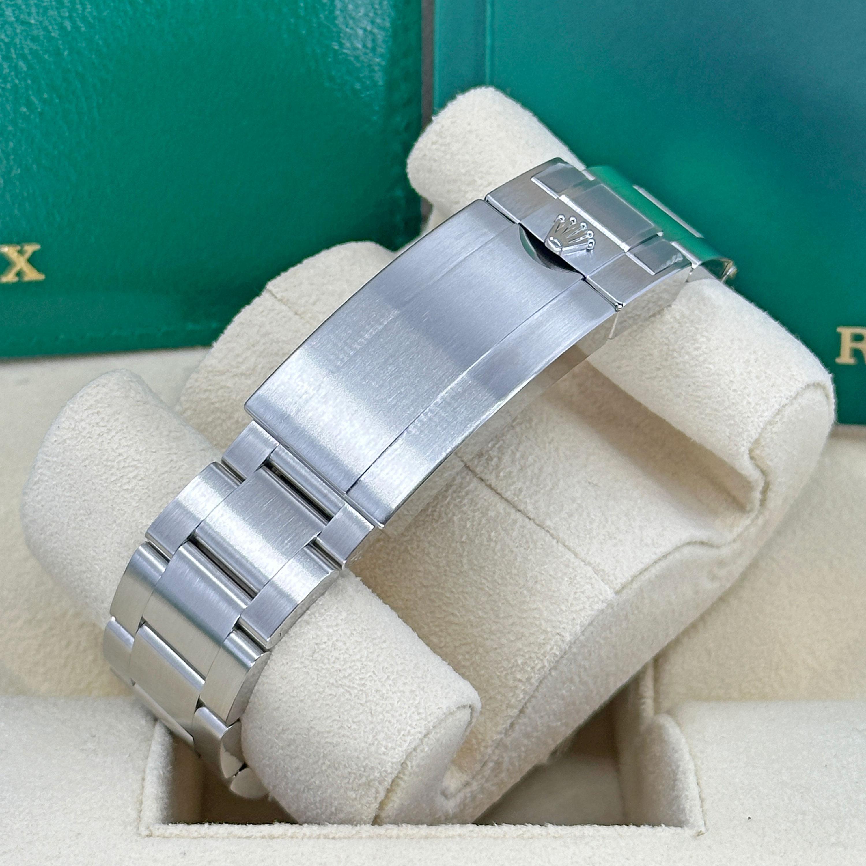 Rolex Submariner Reference# 124060, Jeu complet, 2025 en vente 5