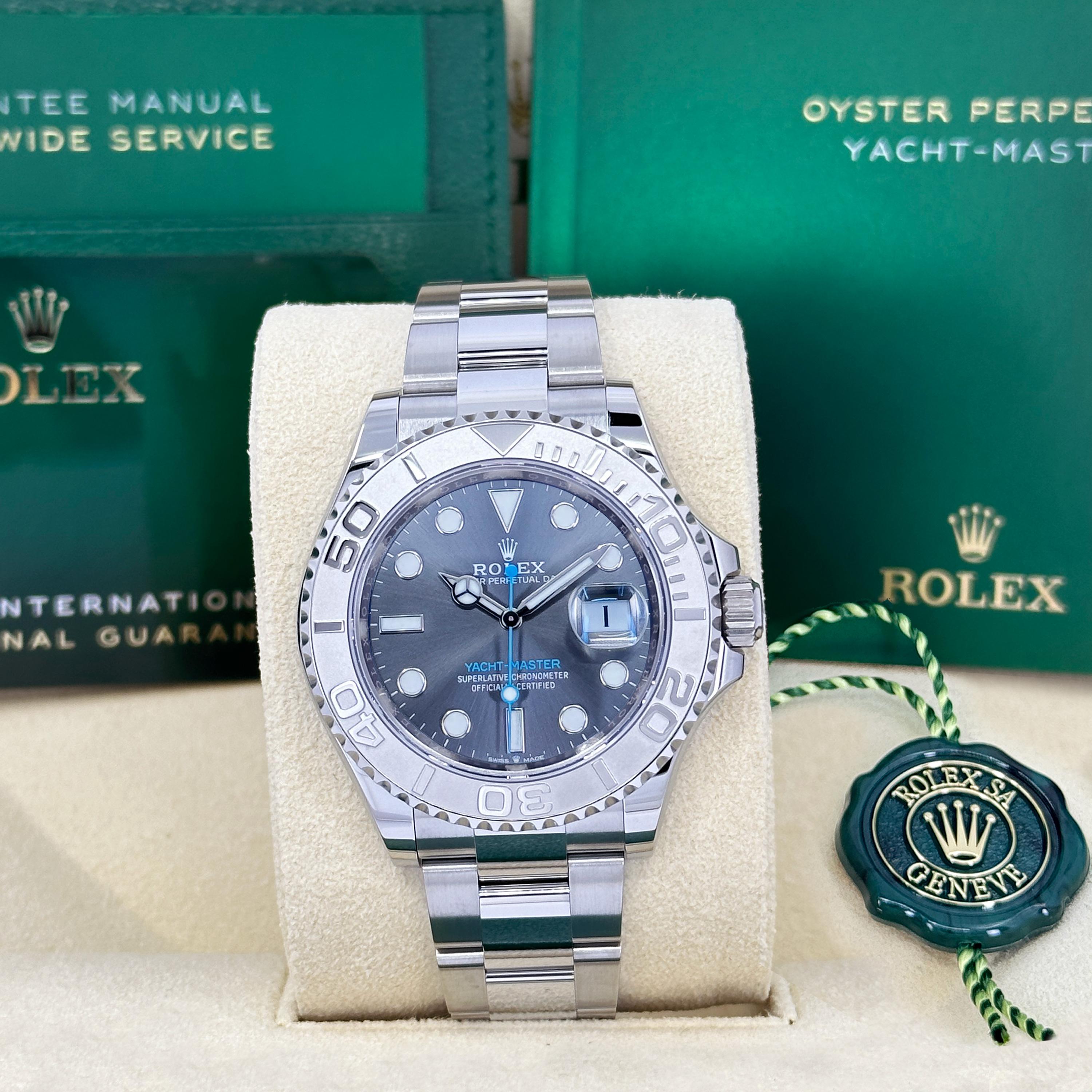 Rolex Yacht-Master 126622-0001 - Elegancia Rolesio con esfera de rayos de sol de rodio

El Rolex Yacht-Master 126622-0001 ofrece una mezcla distintiva de lujo y rendimiento, fabricado en Rolesium, una combinación exclusiva de Rolex de resistente