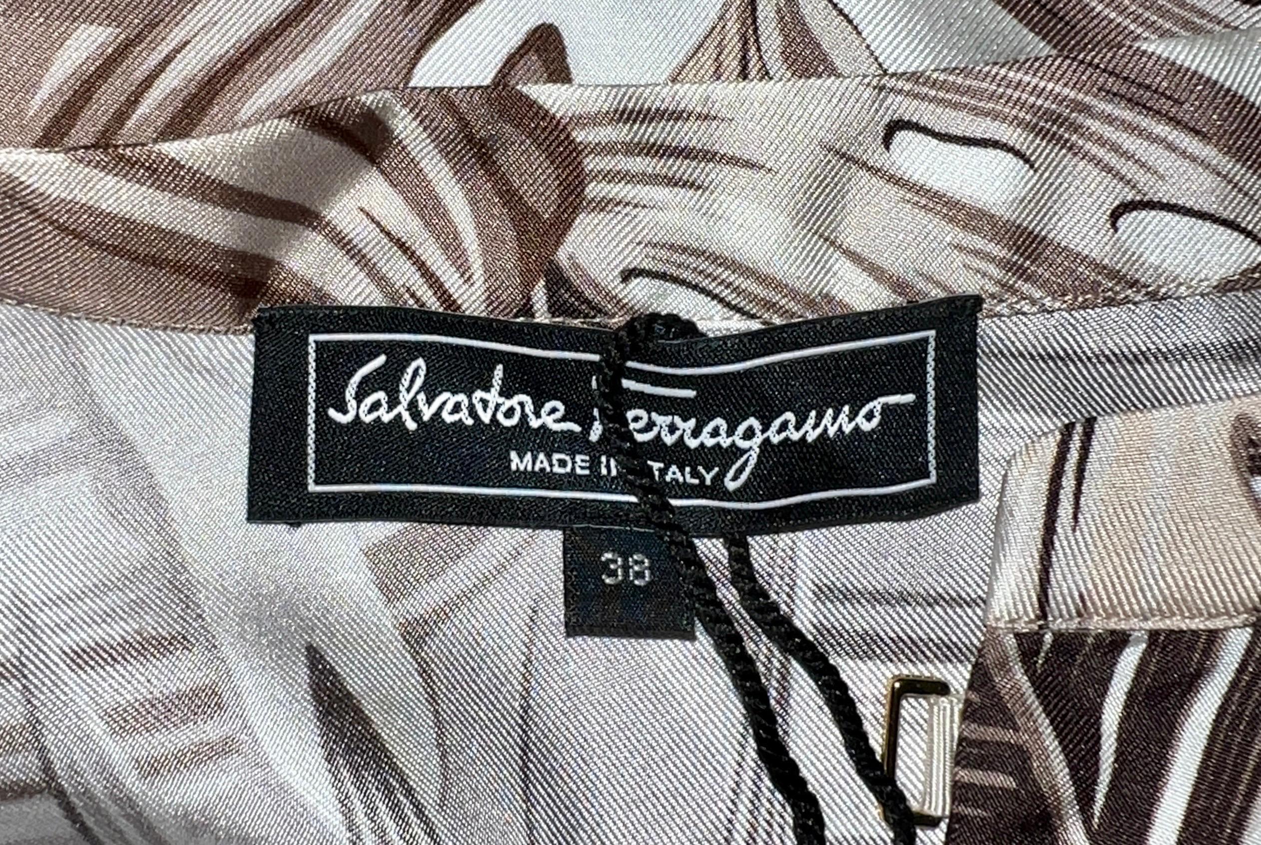 UNWORN Salvatore Ferragamo Jungle Tropical Print Silk Blouse Tunic 38 For Sale 3