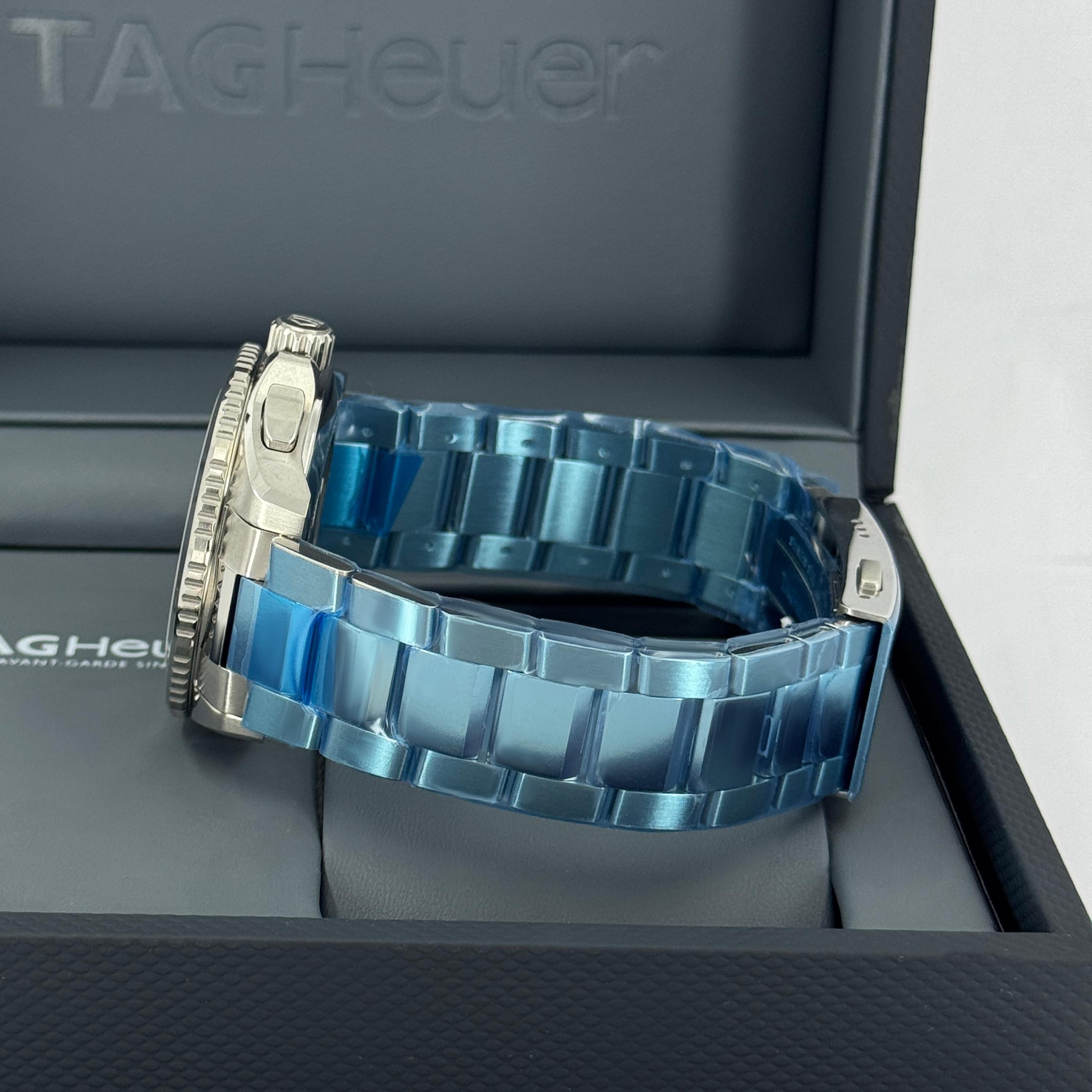 Ungetragene TAG Heuer Aquaracer Referenznummer CBP1112.BA0627, Komplettset, 2025 im Angebot 10