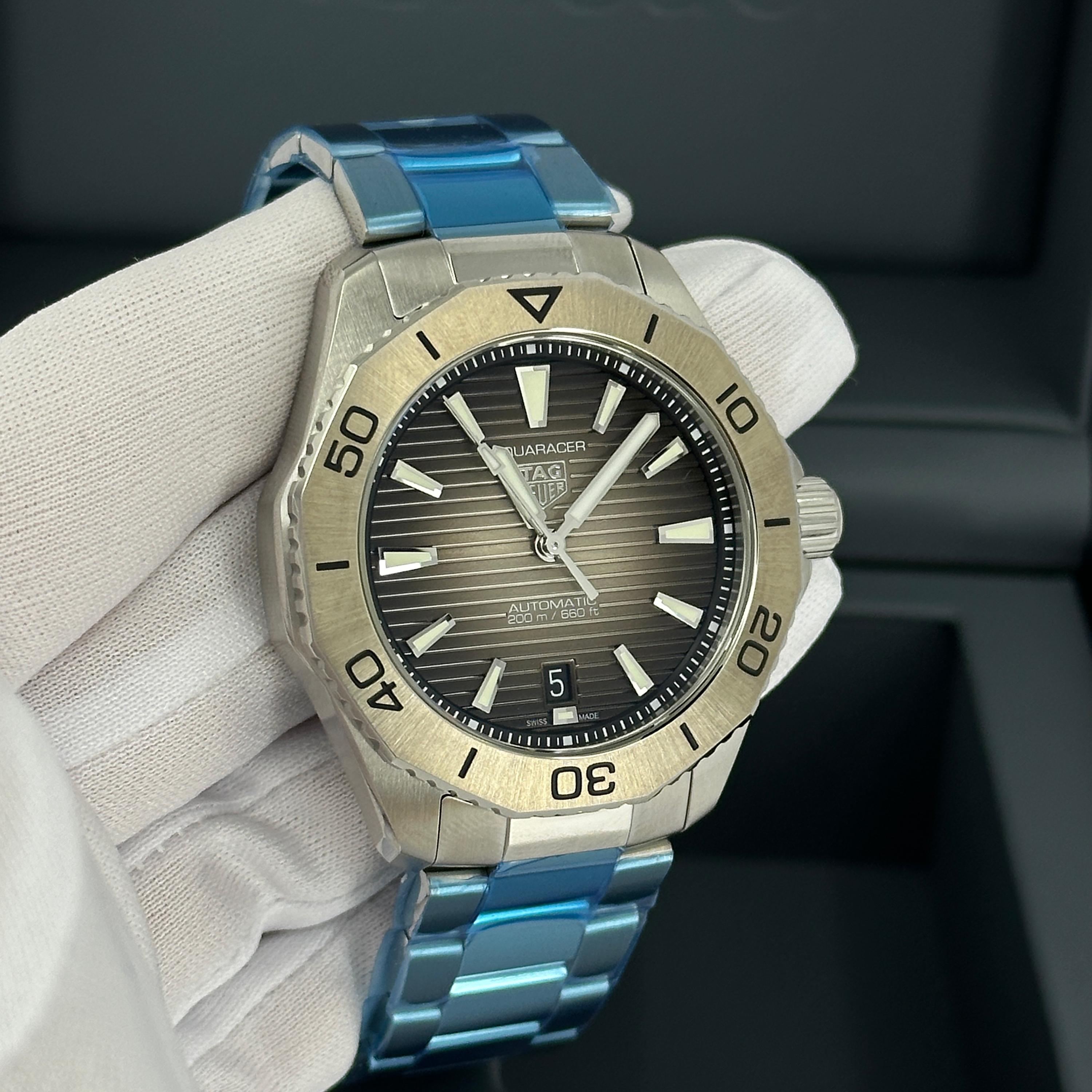 TAG Heuer Aquaracer sin usar Referencia# WBP2110.BA0627, Juego completo, 2025 en venta 6