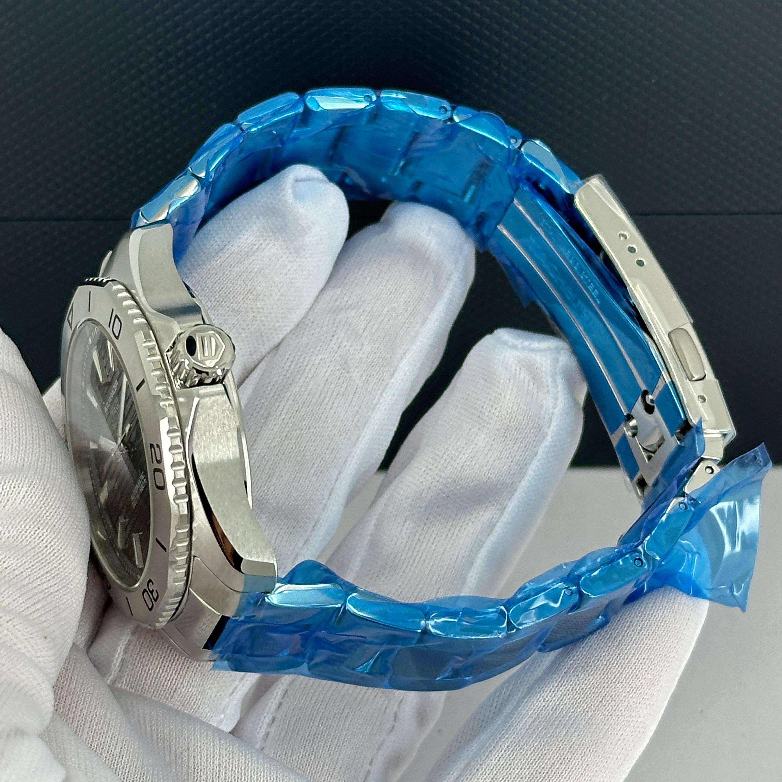 TAG Heuer Aquaracer Reference# WBP2115.BA0627, Jeu complet, 2025 en vente 9