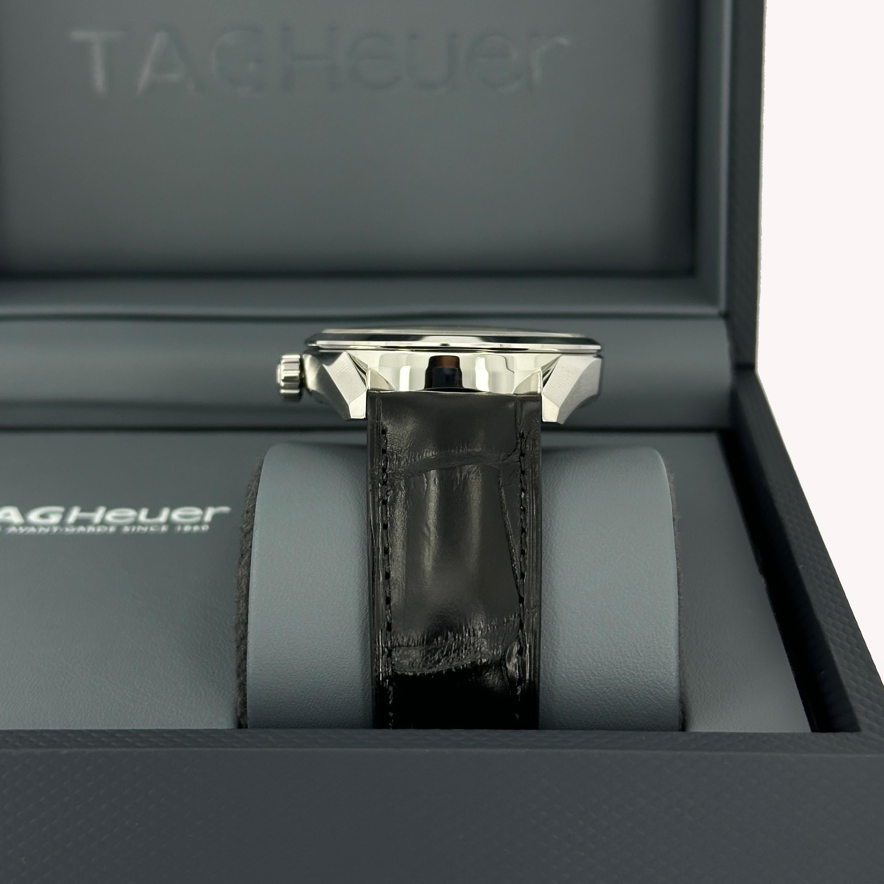 TAG Heuer Carrera Date Reference# WBN2111.FC6505, Jeu complet, 2025 Neuf - En vente à New York, NY