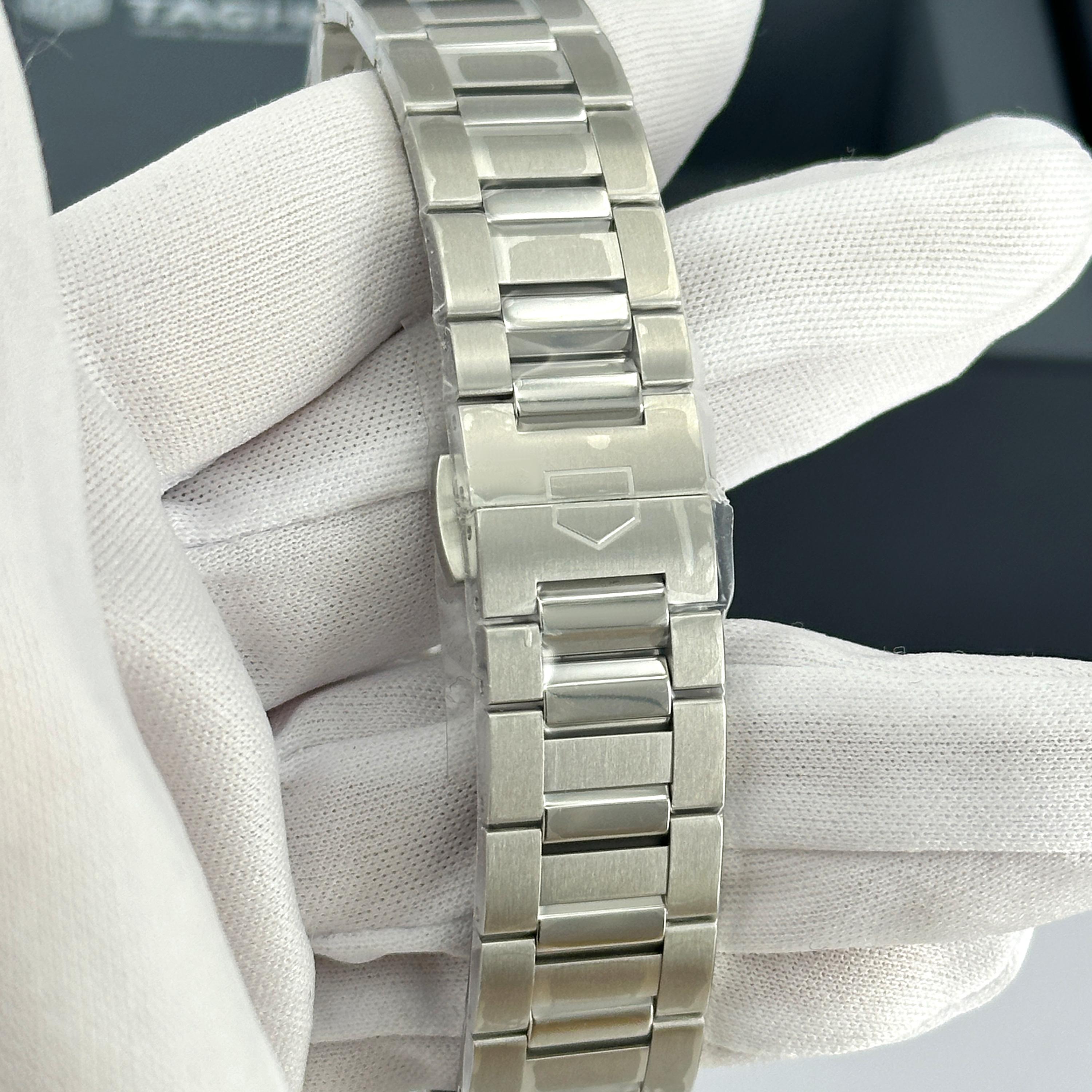 Neuf TAG Heuer Carrera Date Reference# WBN2313.BA0001, Set complet, 2025 en vente 10
