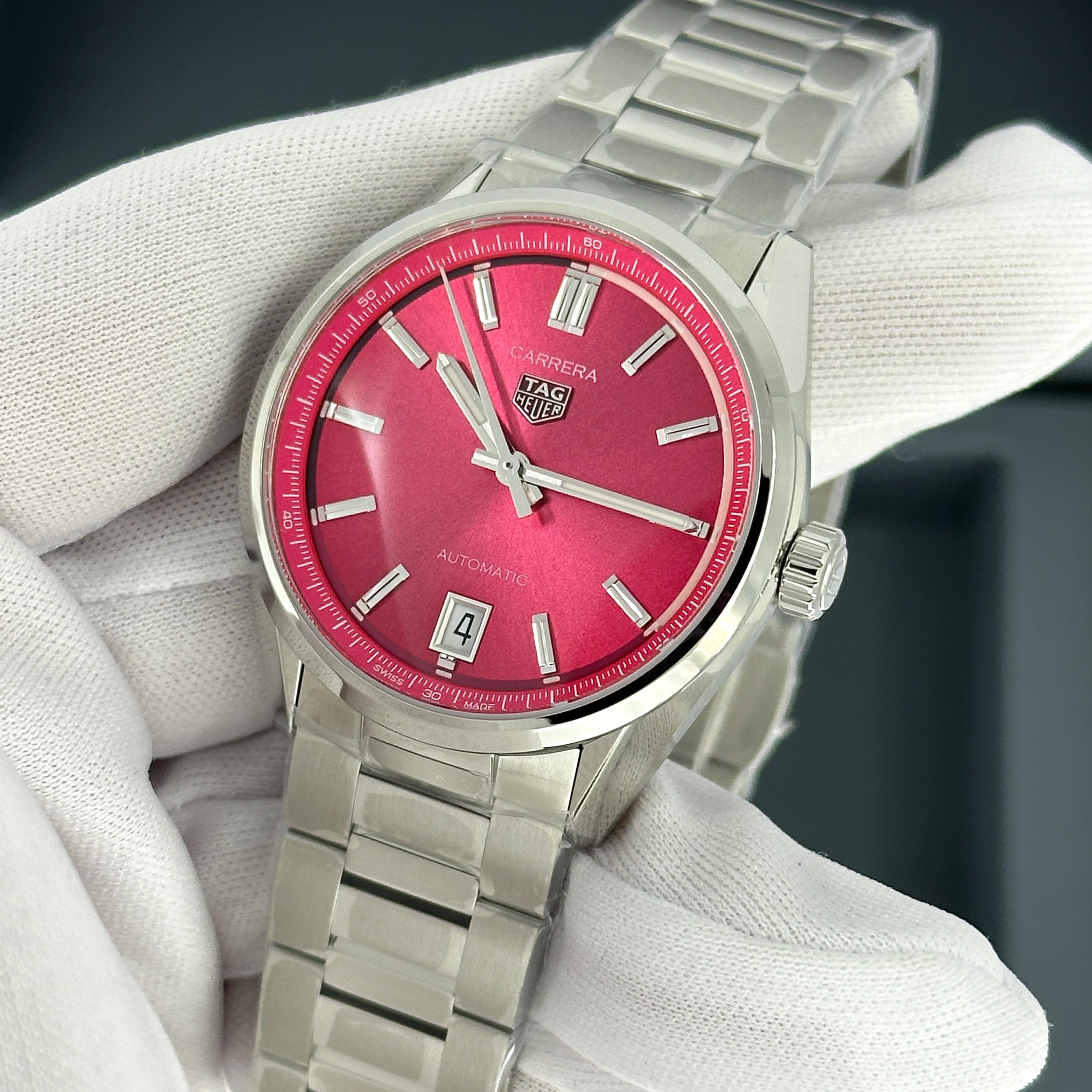 Neuf TAG Heuer Carrera Date Reference# WBN2313.BA0001, Set complet, 2025 en vente 14