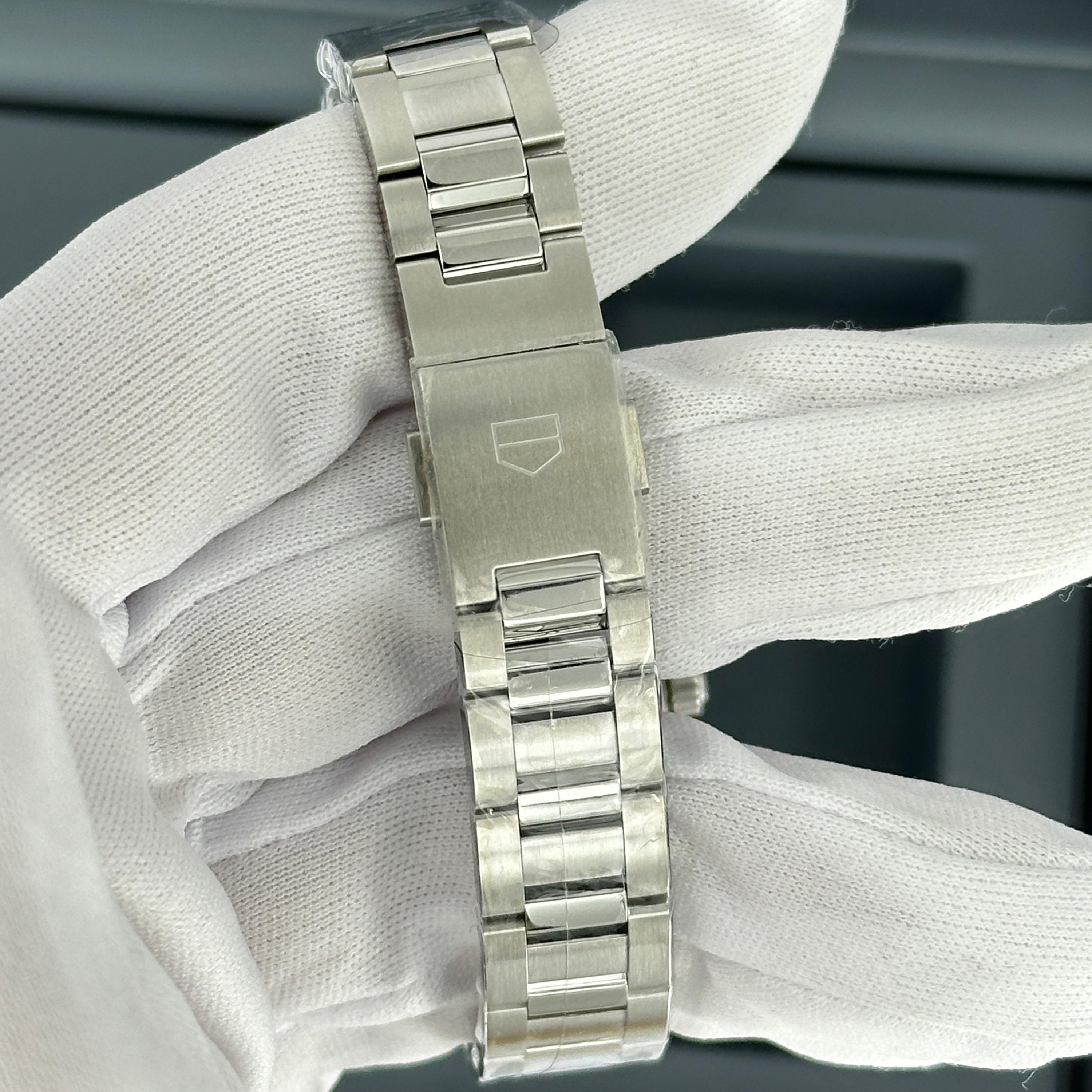 Ungetragene TAG Heuer Carrera Date Referenznummer WBN2411.BA0621, Komplettset, 2025 im Angebot 8