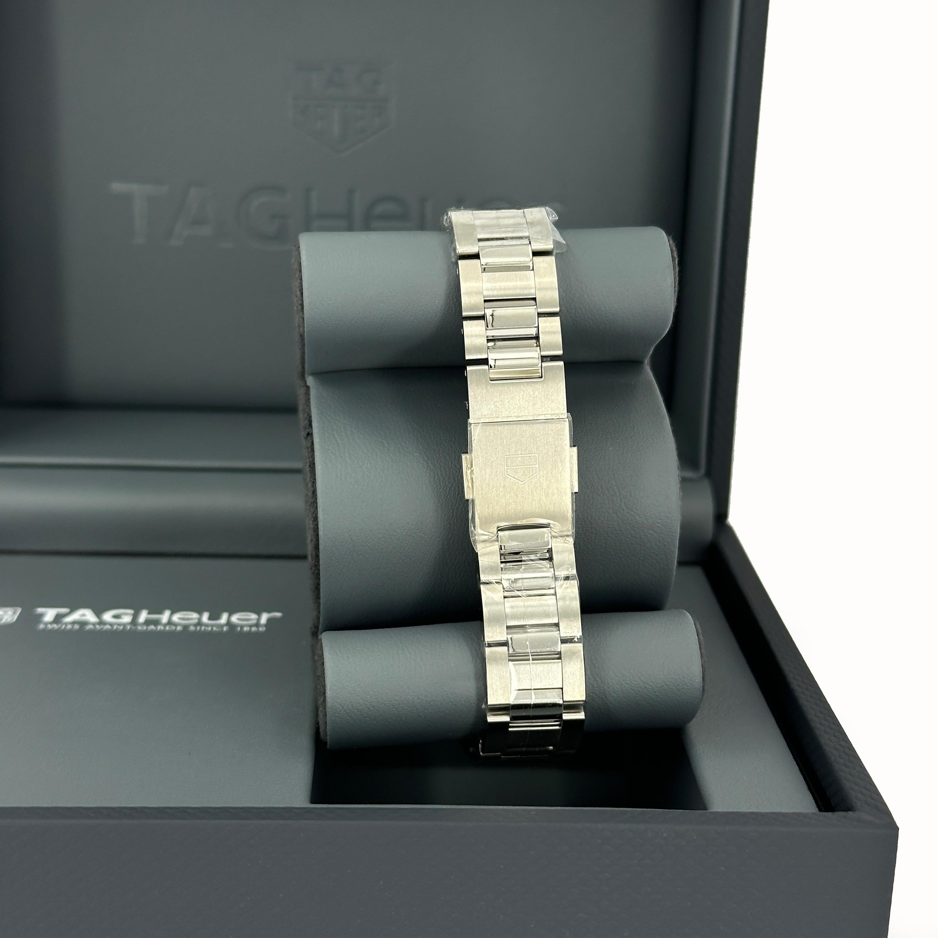 Ungetragene TAG Heuer Carrera Date Referenznummer WBN2411.BA0621, Komplettset, 2025 im Angebot 2