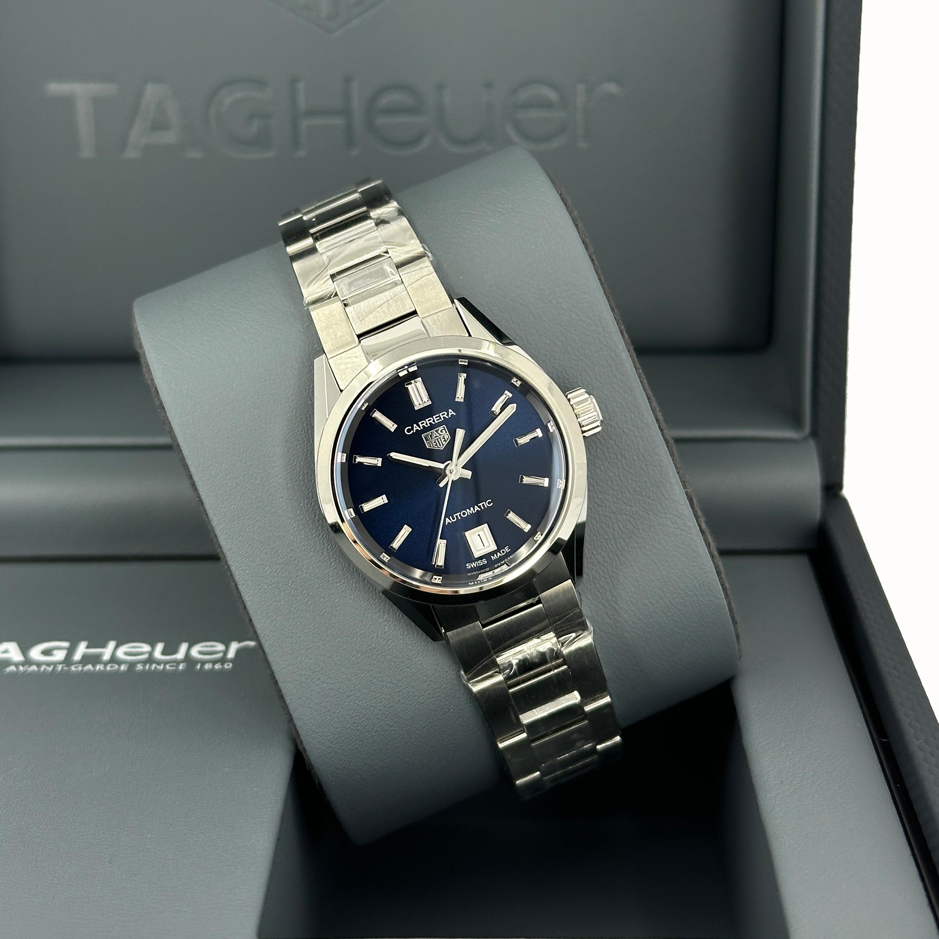 Ungetragene TAG Heuer Carrera Date Referenznummer WBN2411.BA0621, Komplettset, 2025 im Angebot 5