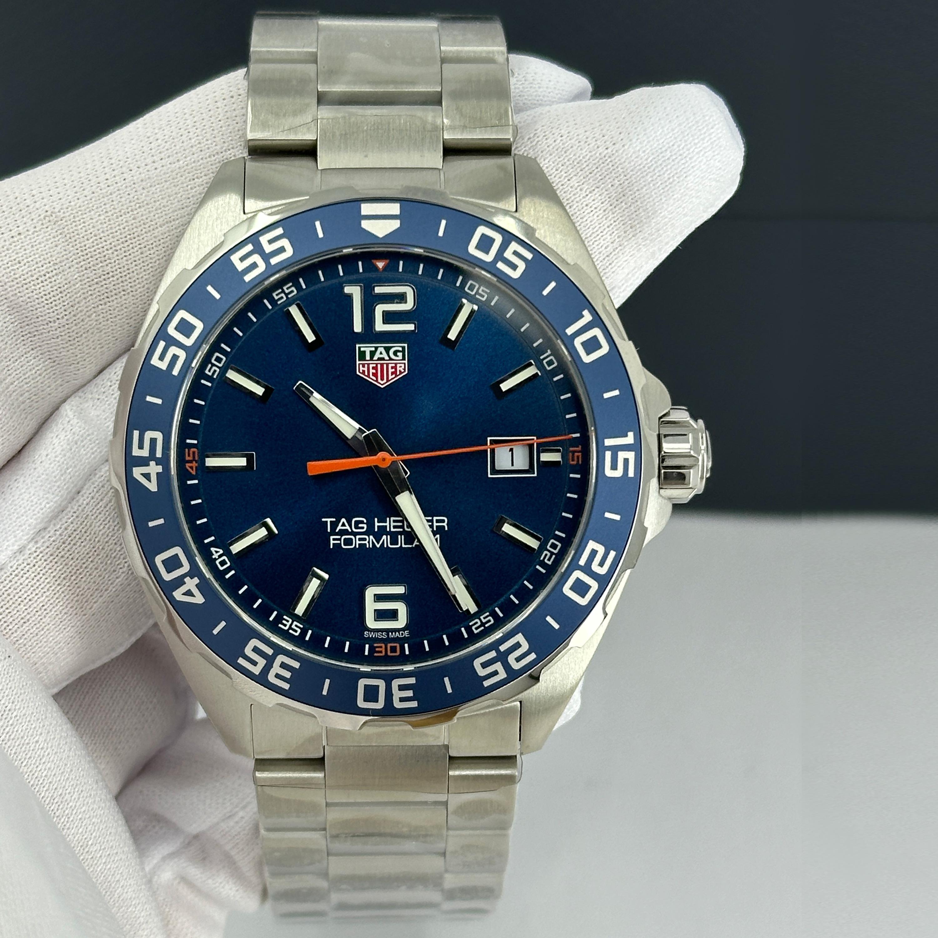 Ungetragene TAG Heuer Formula 1 Date Referenznummer WAZ1010.BA0842, Komplettset, 2025 im Angebot 12