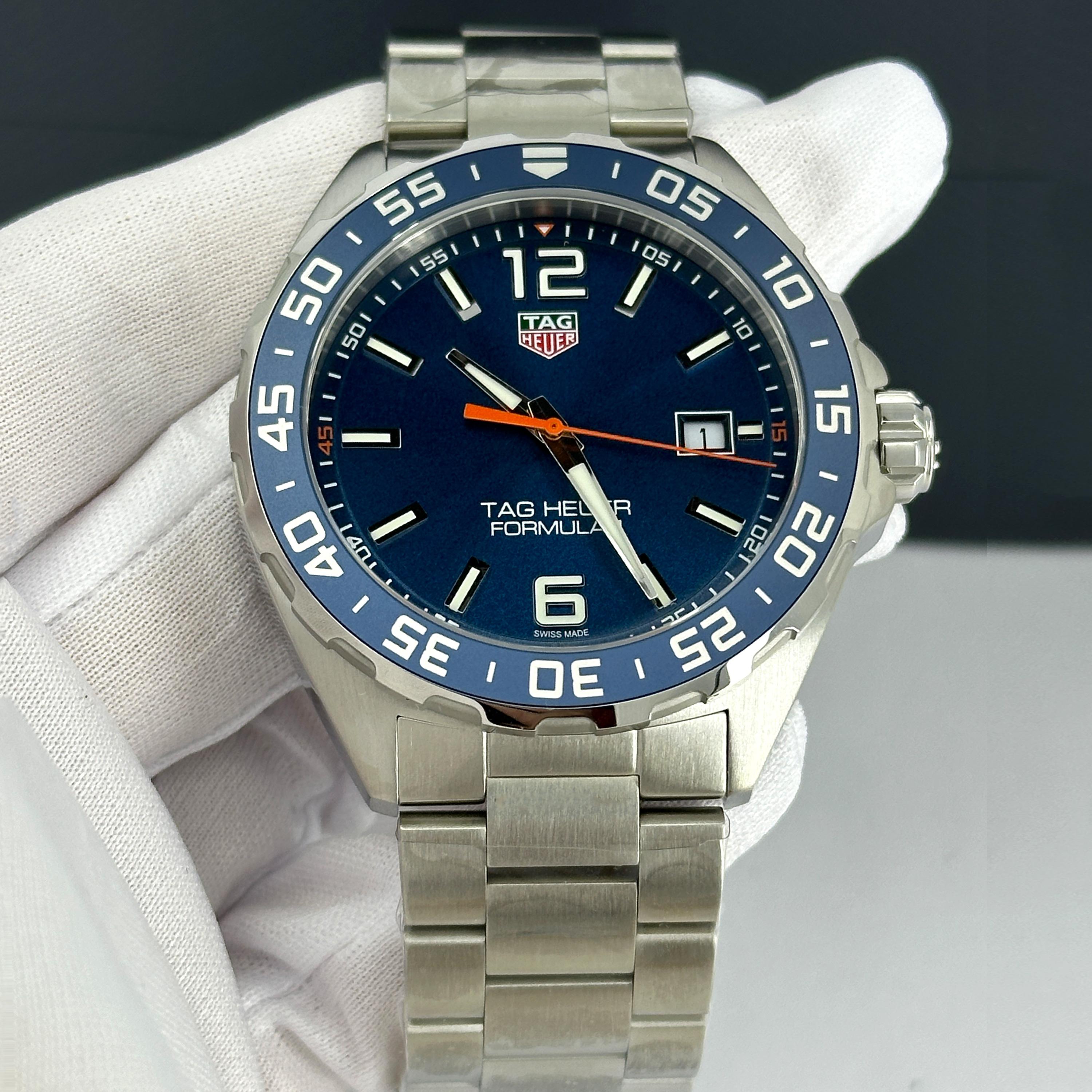Ungetragene TAG Heuer Formula 1 Date Referenznummer WAZ1010.BA0842, Komplettset, 2025 im Angebot 13