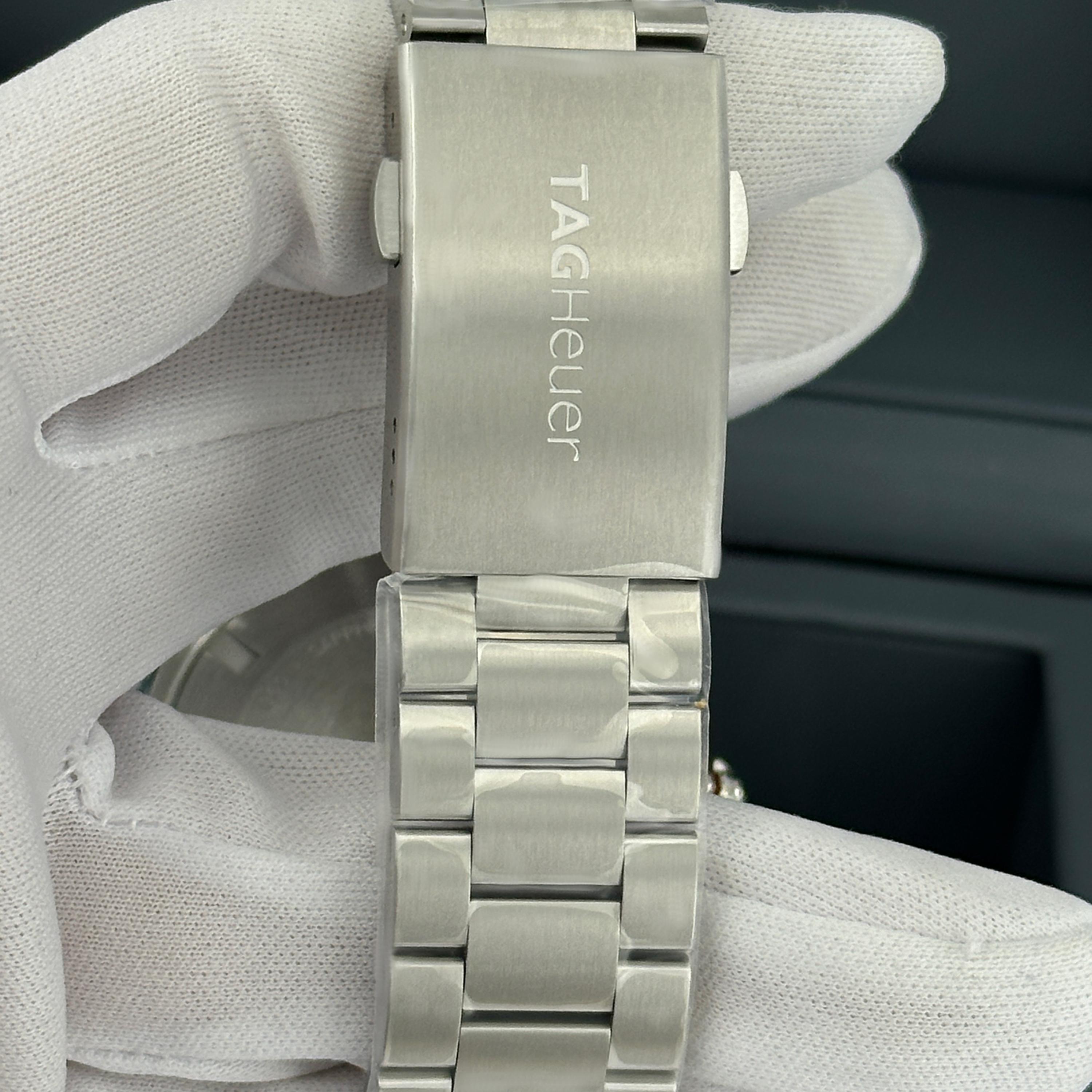 Ungetragene TAG Heuer Formula 1 Date Referenznummer WAZ2011.BA0842, Komplettset, 2025 im Angebot 8