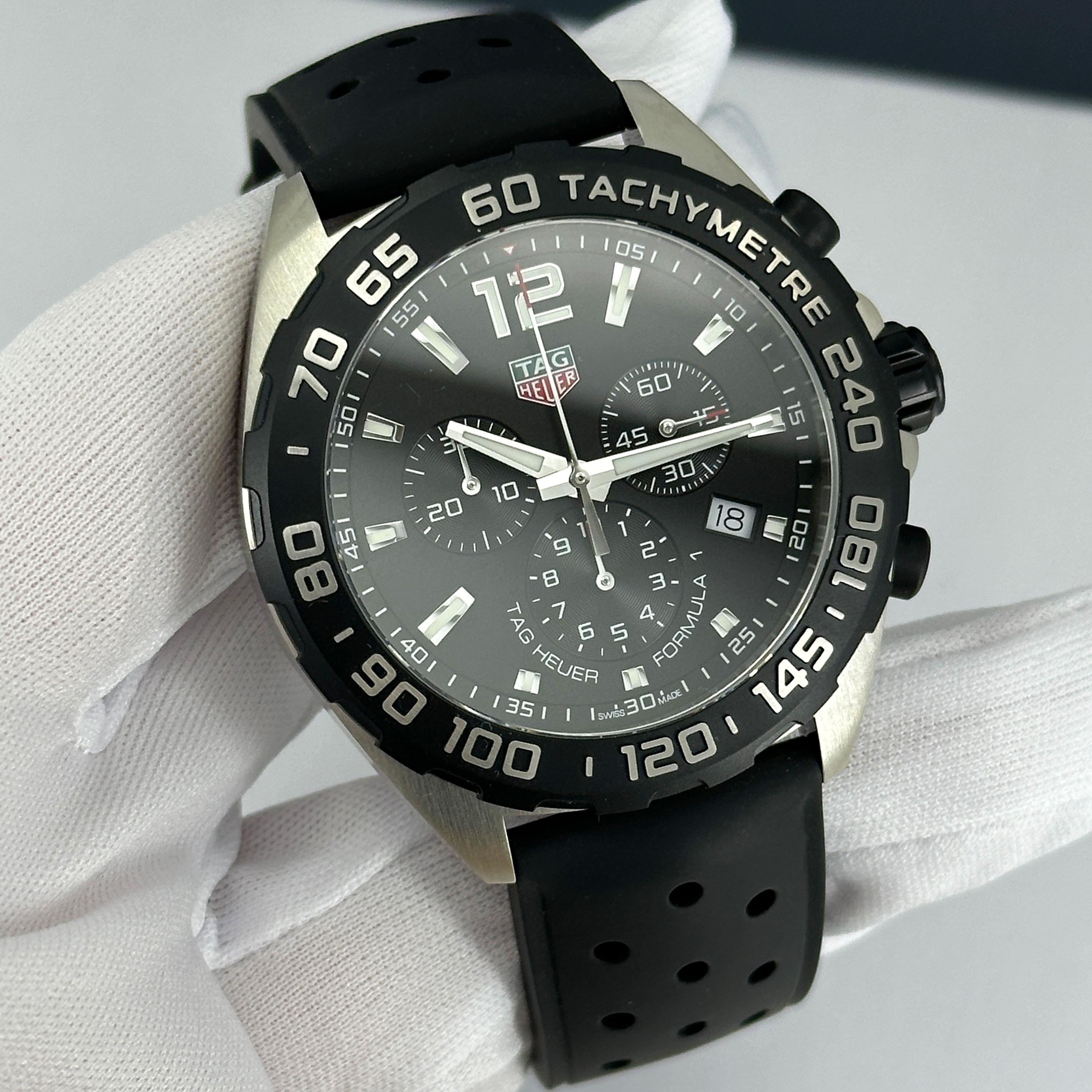 Ungetragene TAG Heuer Formula 1 Referenznummer CAZ1010.FT8024, Komplettset, 2025 im Angebot 12