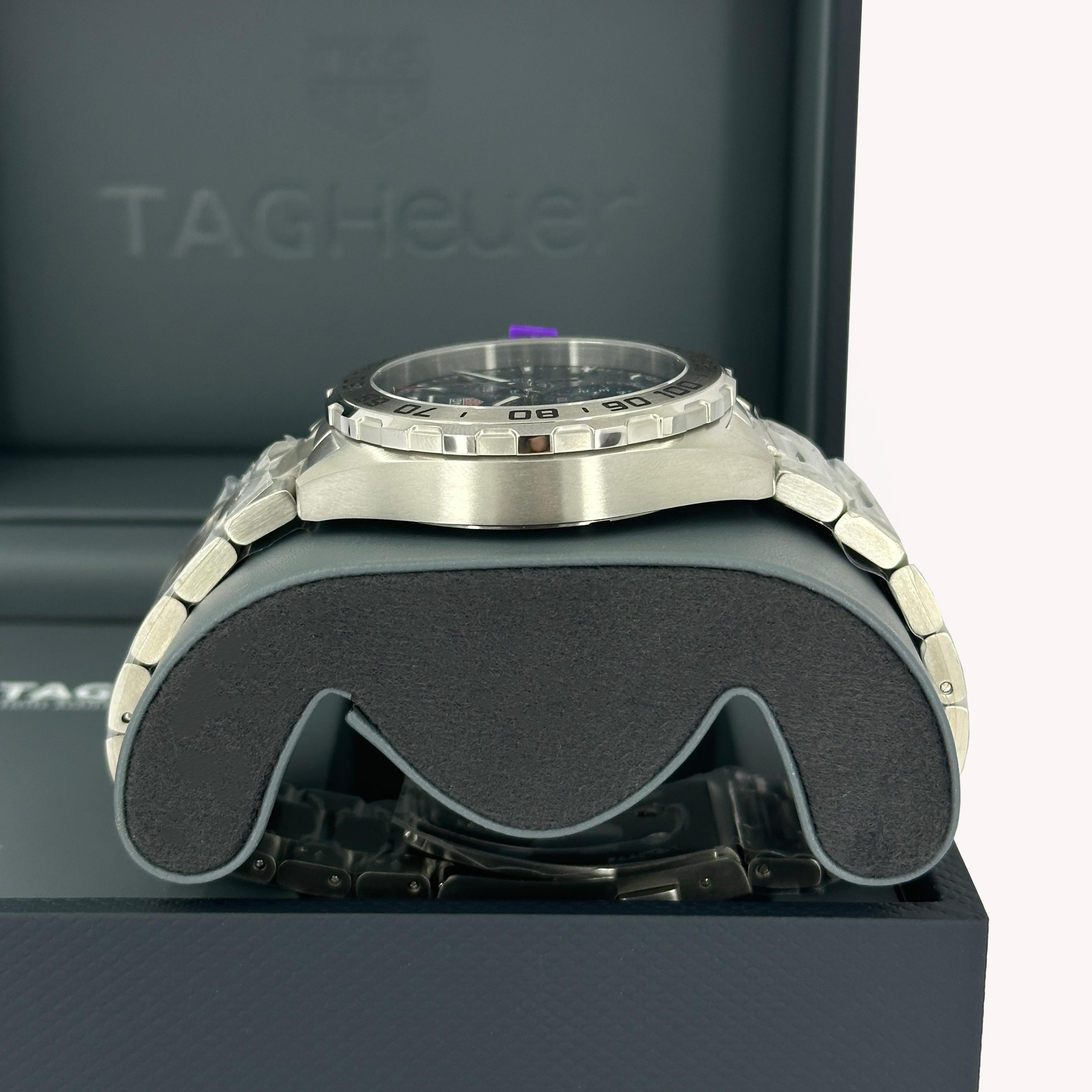Ungetragene TAG Heuer Formula 1 Referenznummer CAZ101K.BA0842, Komplettset, 2025 im Angebot 1