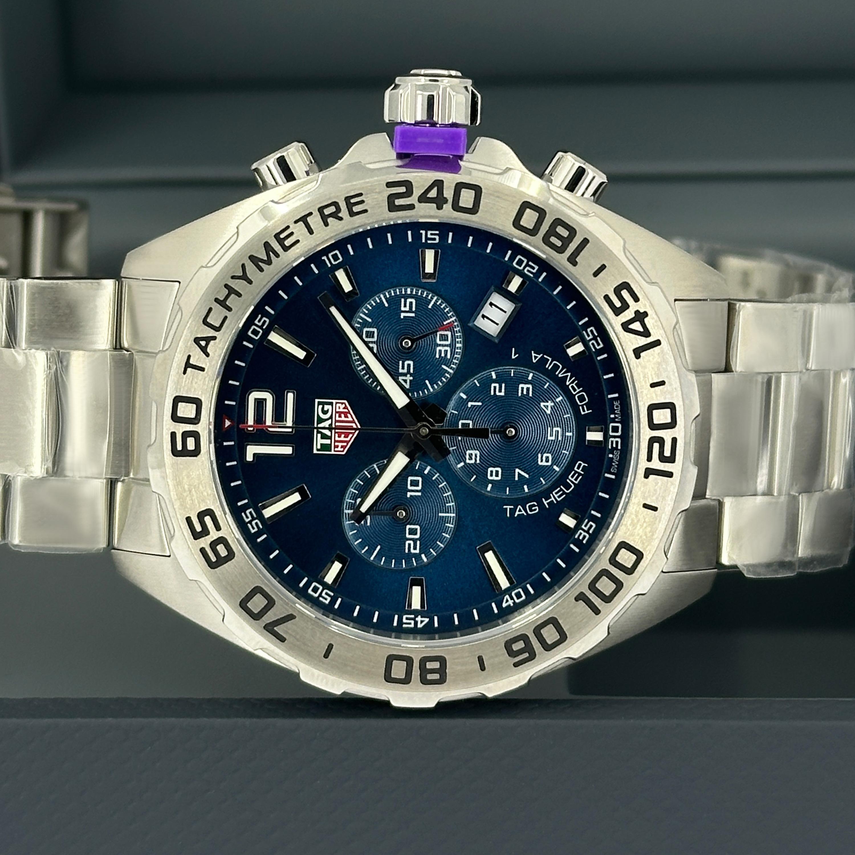 Ungetragene TAG Heuer Formula 1 Referenznummer CAZ101K.BA0842, Komplettset, 2025 im Angebot 4