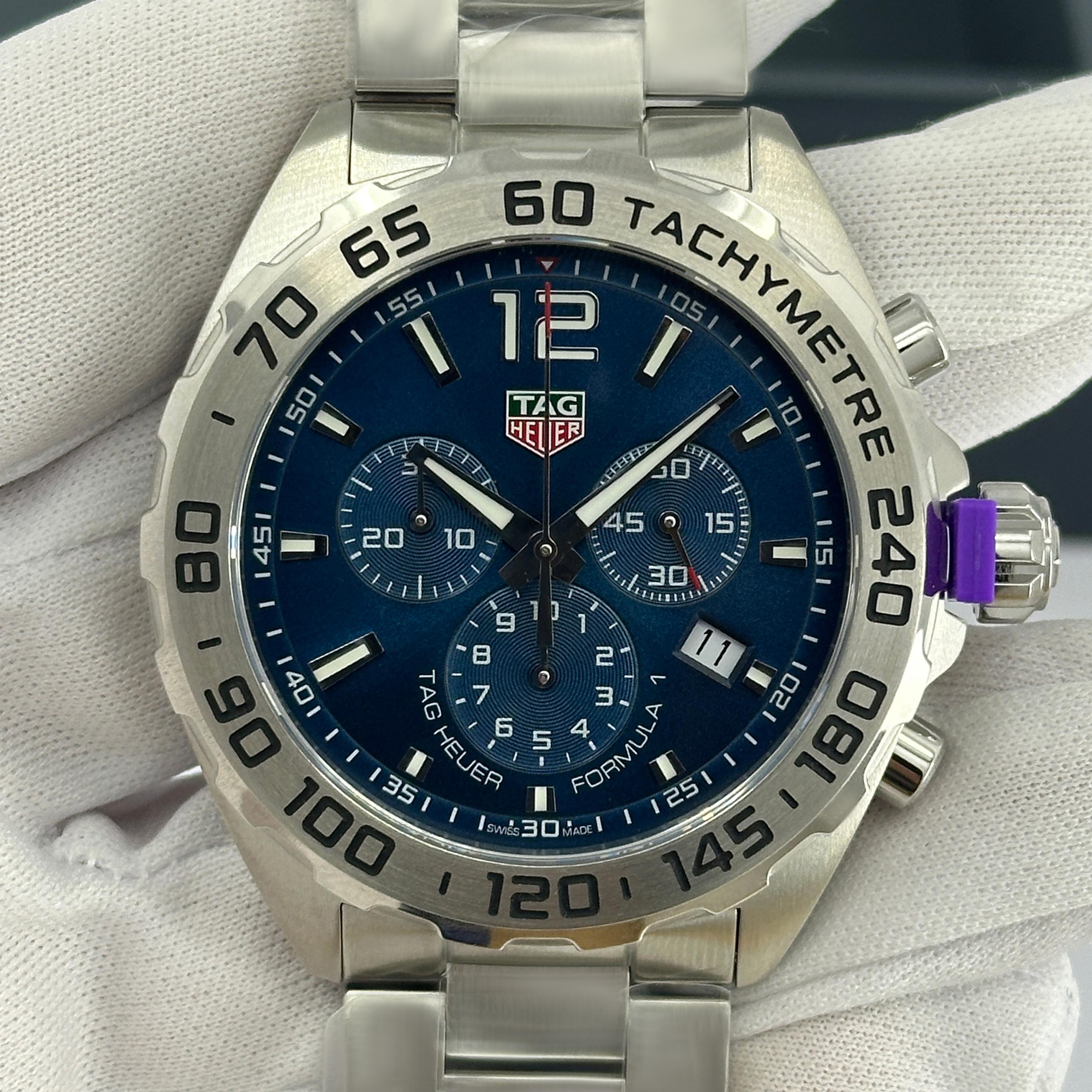 Ungetragene TAG Heuer Formula 1 Referenznummer CAZ101K.BA0842, Komplettset, 2025 im Angebot 5