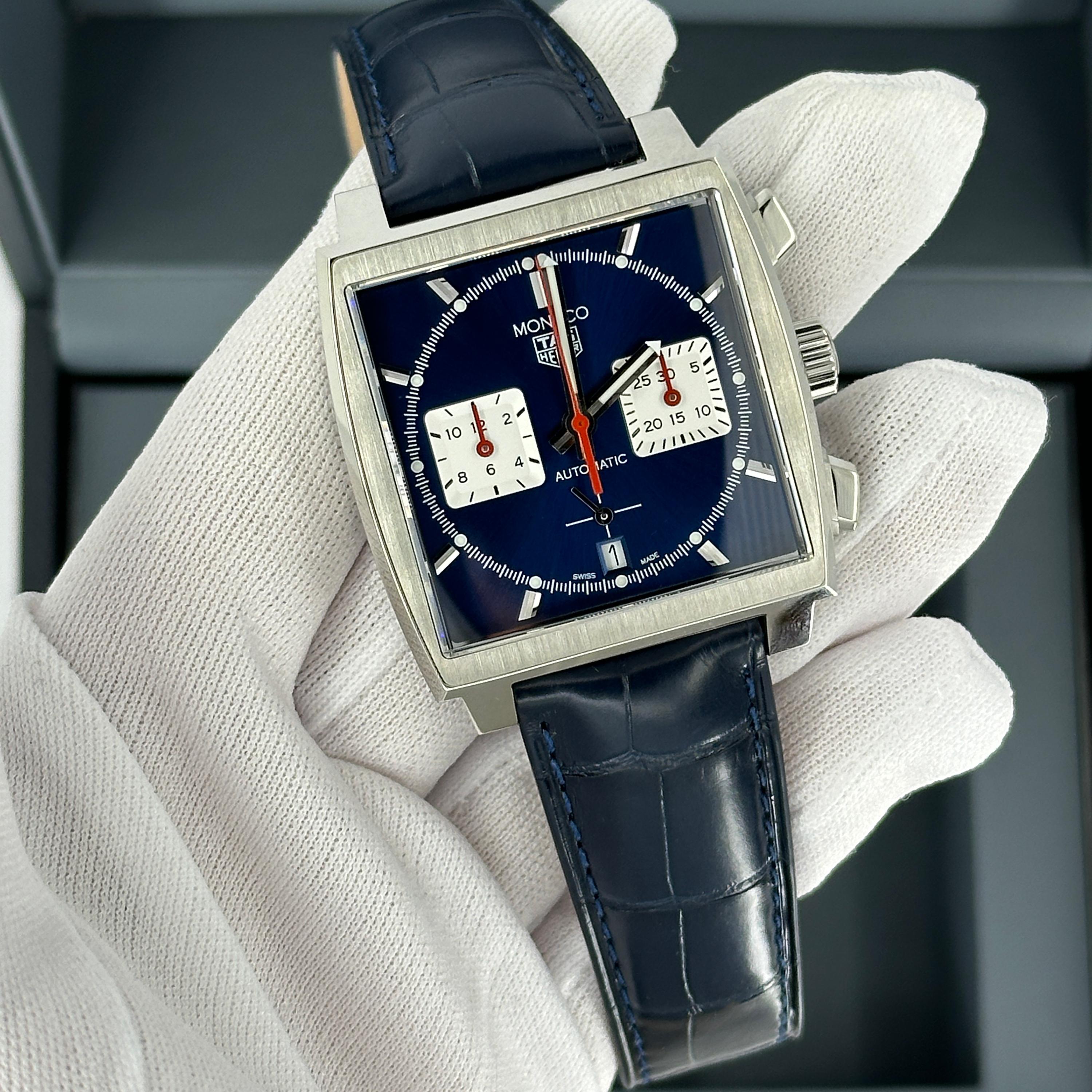 Ungetragener TAG Heuer Monaco Chronograph Referenz#CBL2111.FC6453, Komplettset, 2025 im Angebot 11