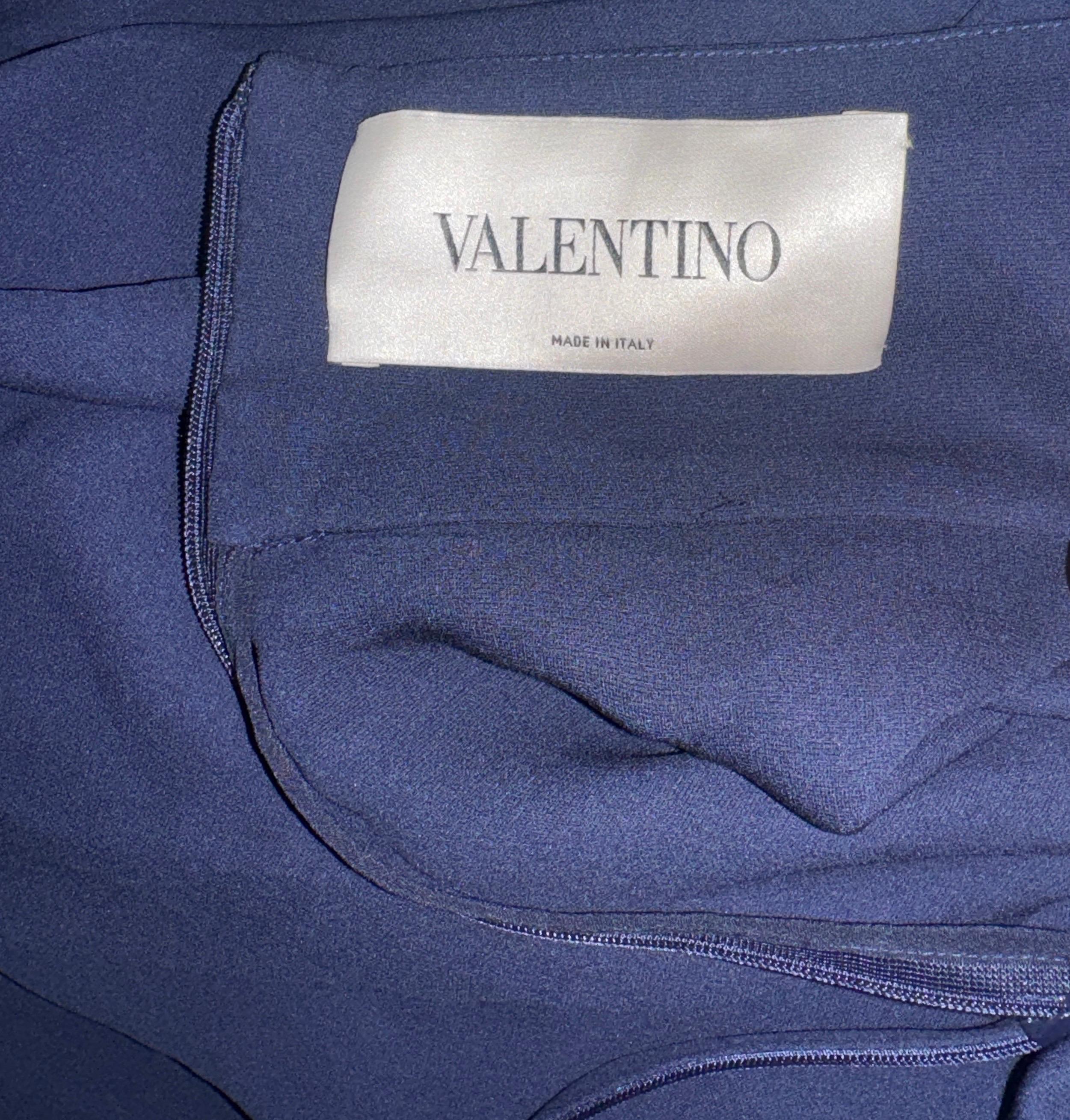 UNWORN Valentino Midnight Blue Silk Evening Cape Gown Dress 4 For Sale 6