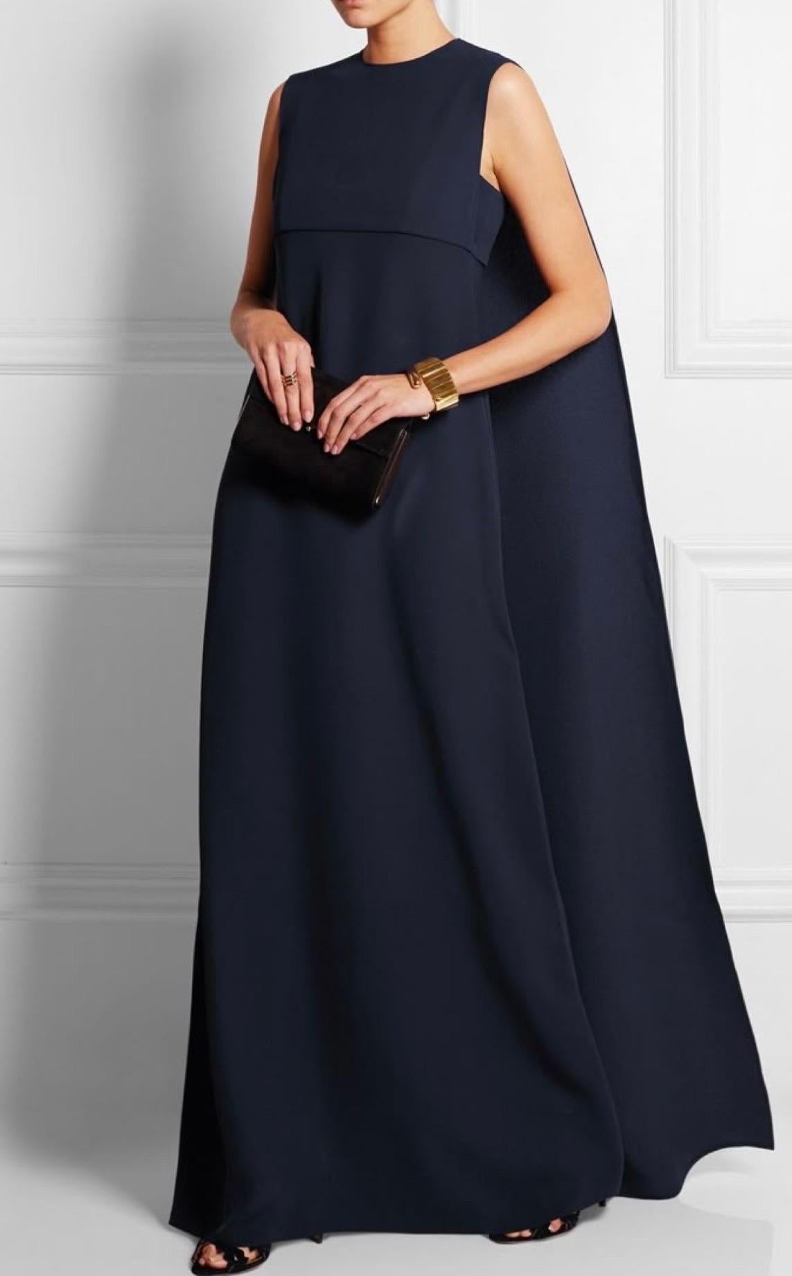 UNWORN Valentino Midnight Blue Silk Evening Cape Gown Dress 4 For Sale 2