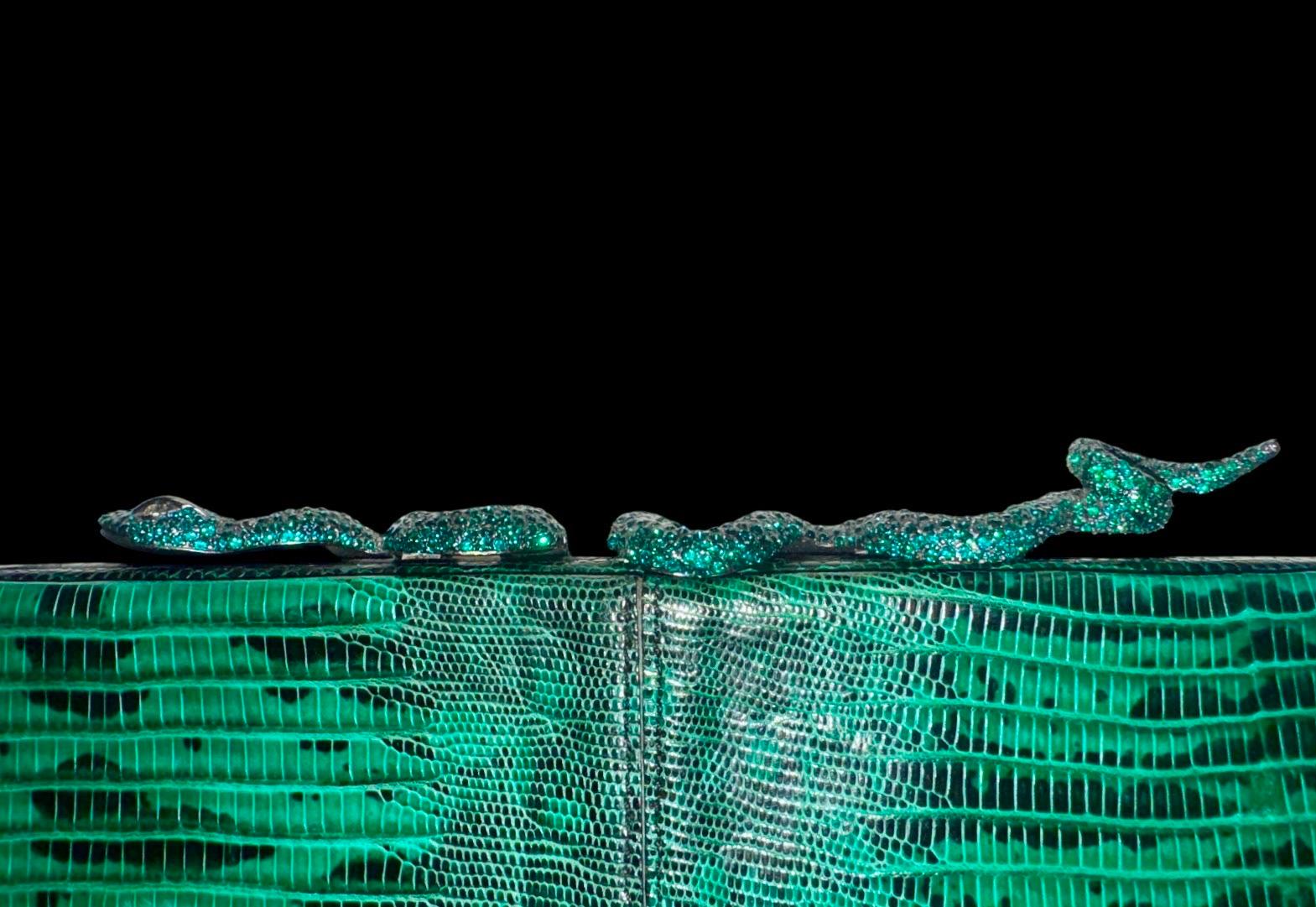 UNWORN VALENTINO Rare Exotic Lizard Skin Evening Crystal Clutch Bag - Full Set For Sale 8