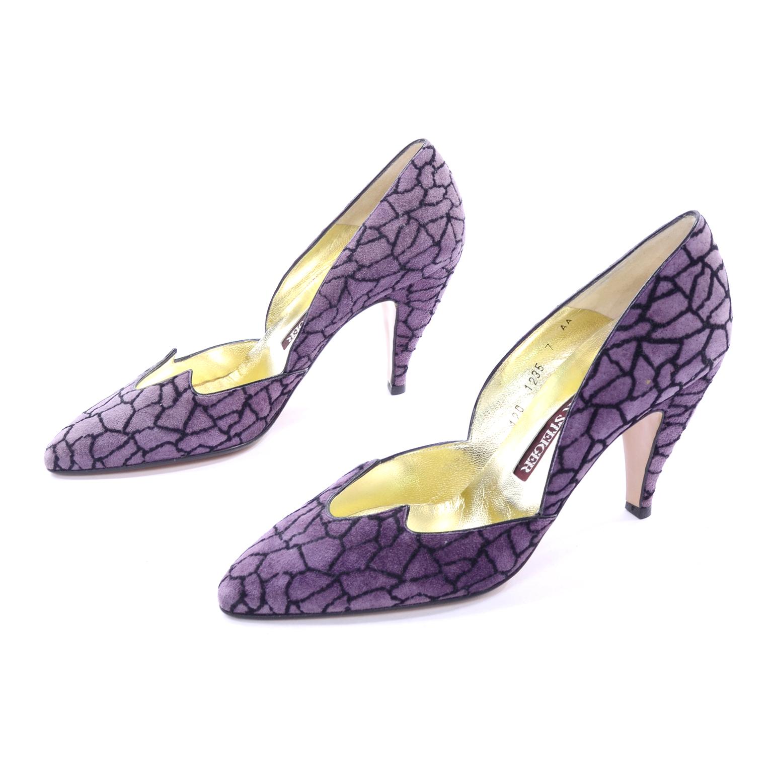 Walter Steiger - Chaussures vintage non portées en daim violet et noir avec talons de 8,9 cm 7AA Neuf - En vente à Portland, OR