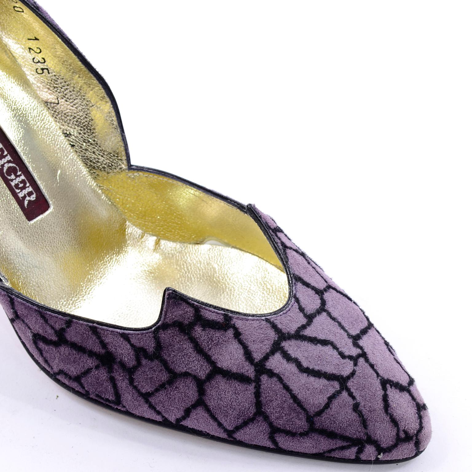 Walter Steiger - Chaussures vintage non portées en daim violet et noir avec talons de 8,9 cm 7AA en vente 2