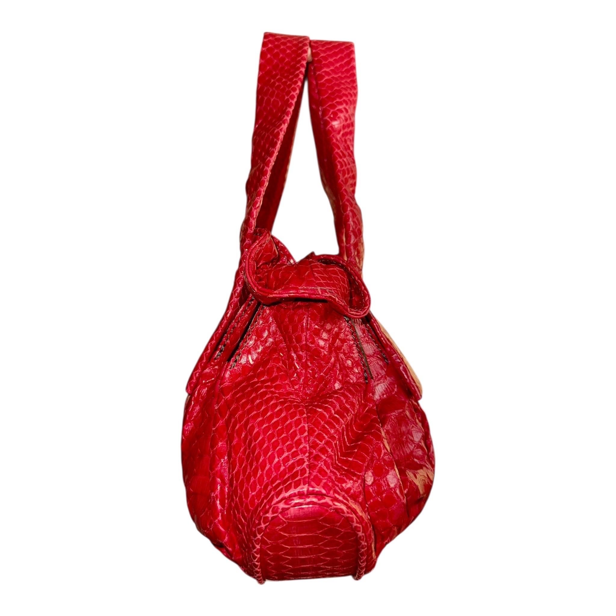 Rosso Borsa a tracolla in pelle di serpente esotica Zagliani, non indossata. in vendita