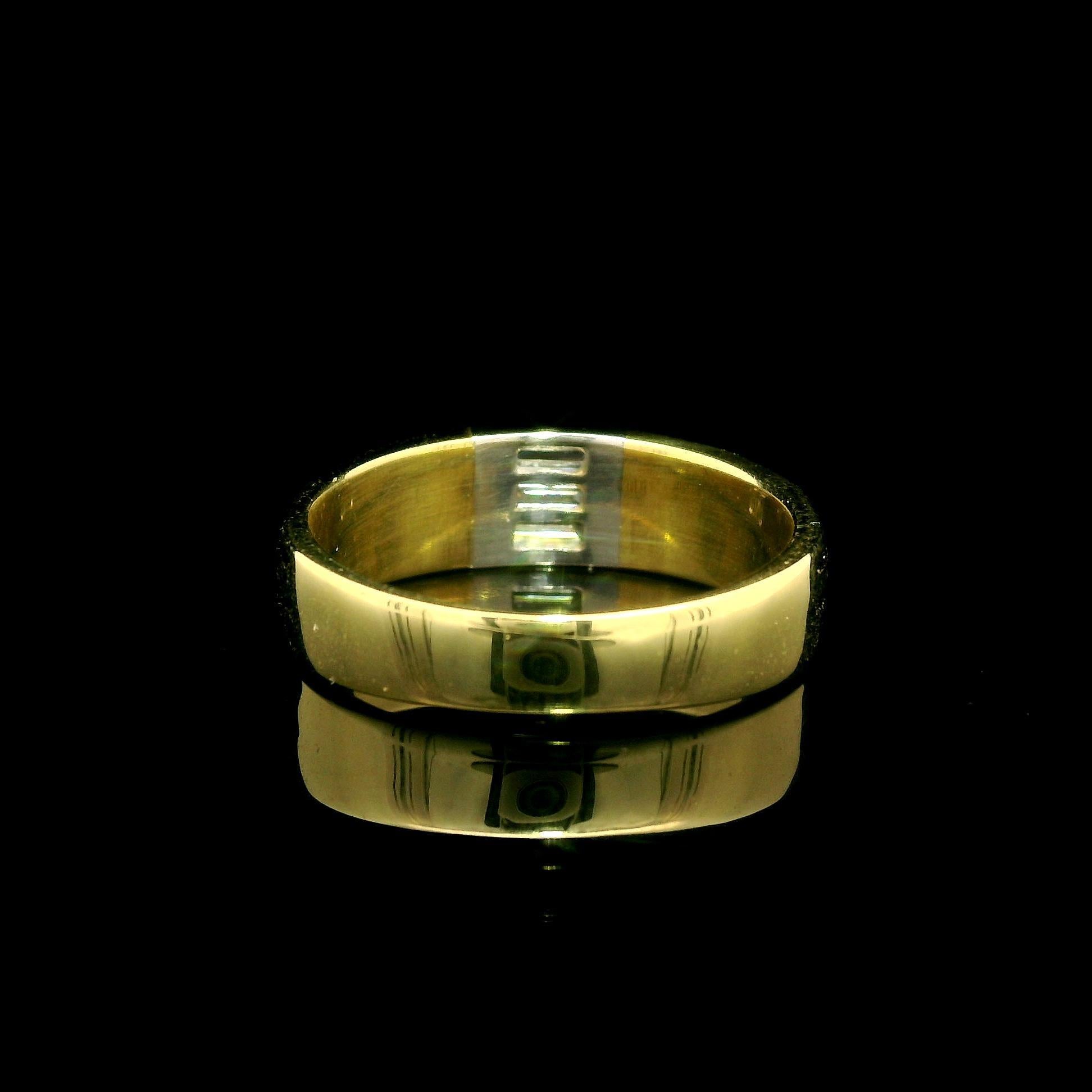 UOMO 18k Gelbgold & Platin .32ct Baguette Channel Diamond Grooved Band Ring im Zustand „Hervorragend“ im Angebot in Montclair, NJ